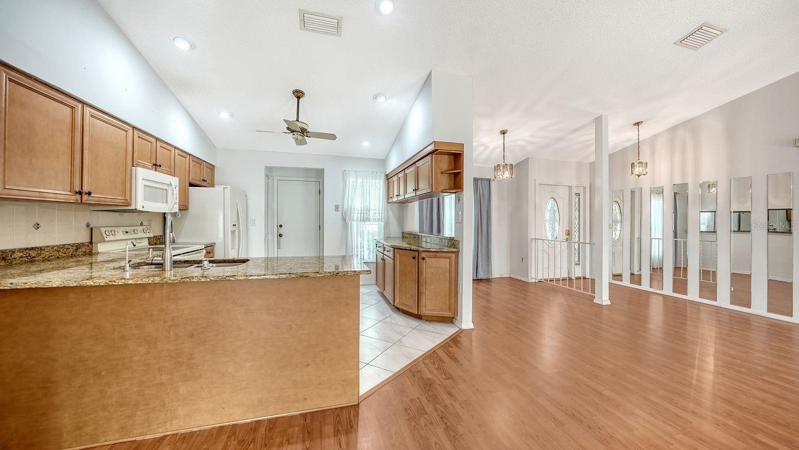 A4661504 Property Photo