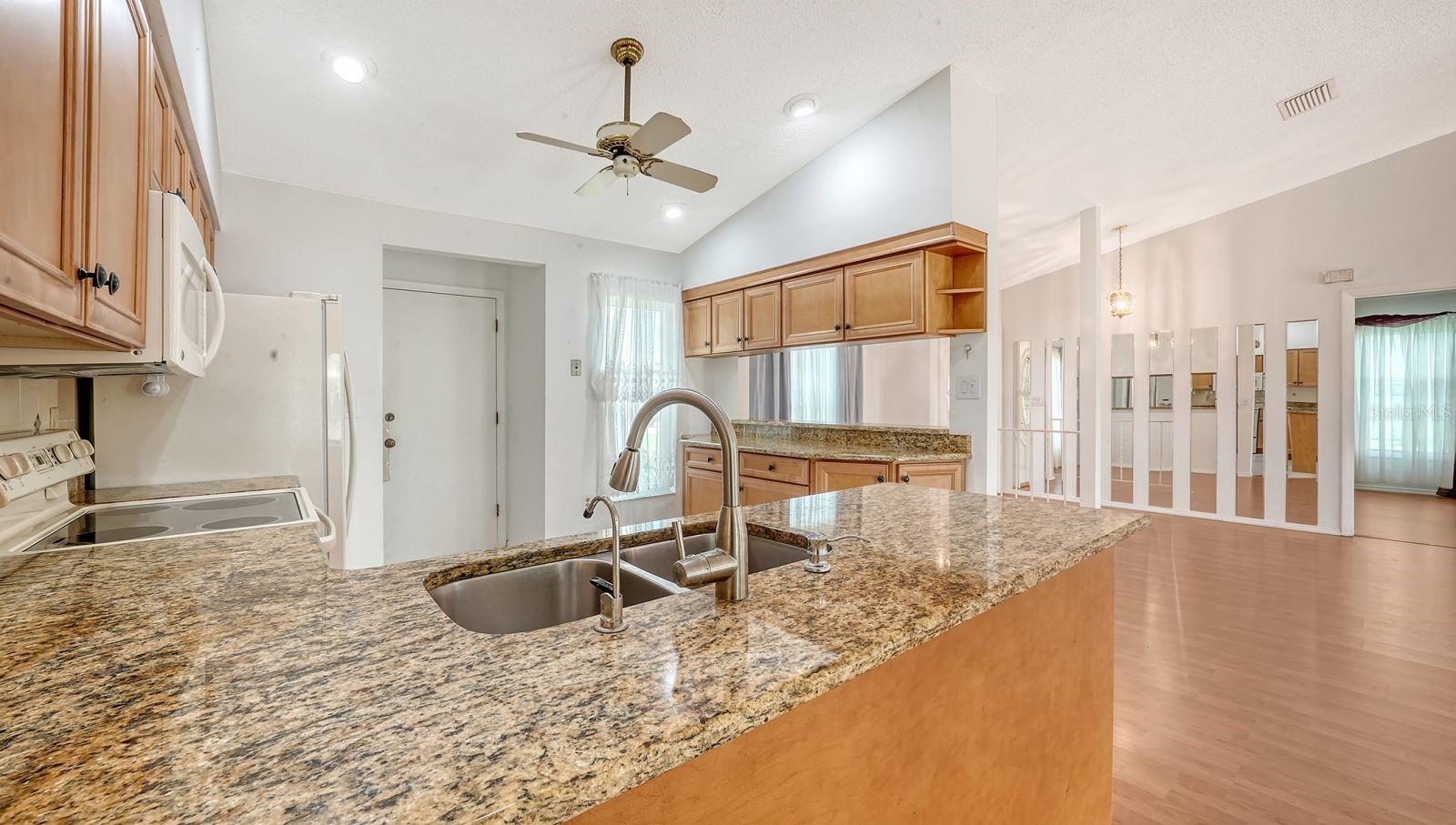A4661504 Property Photo