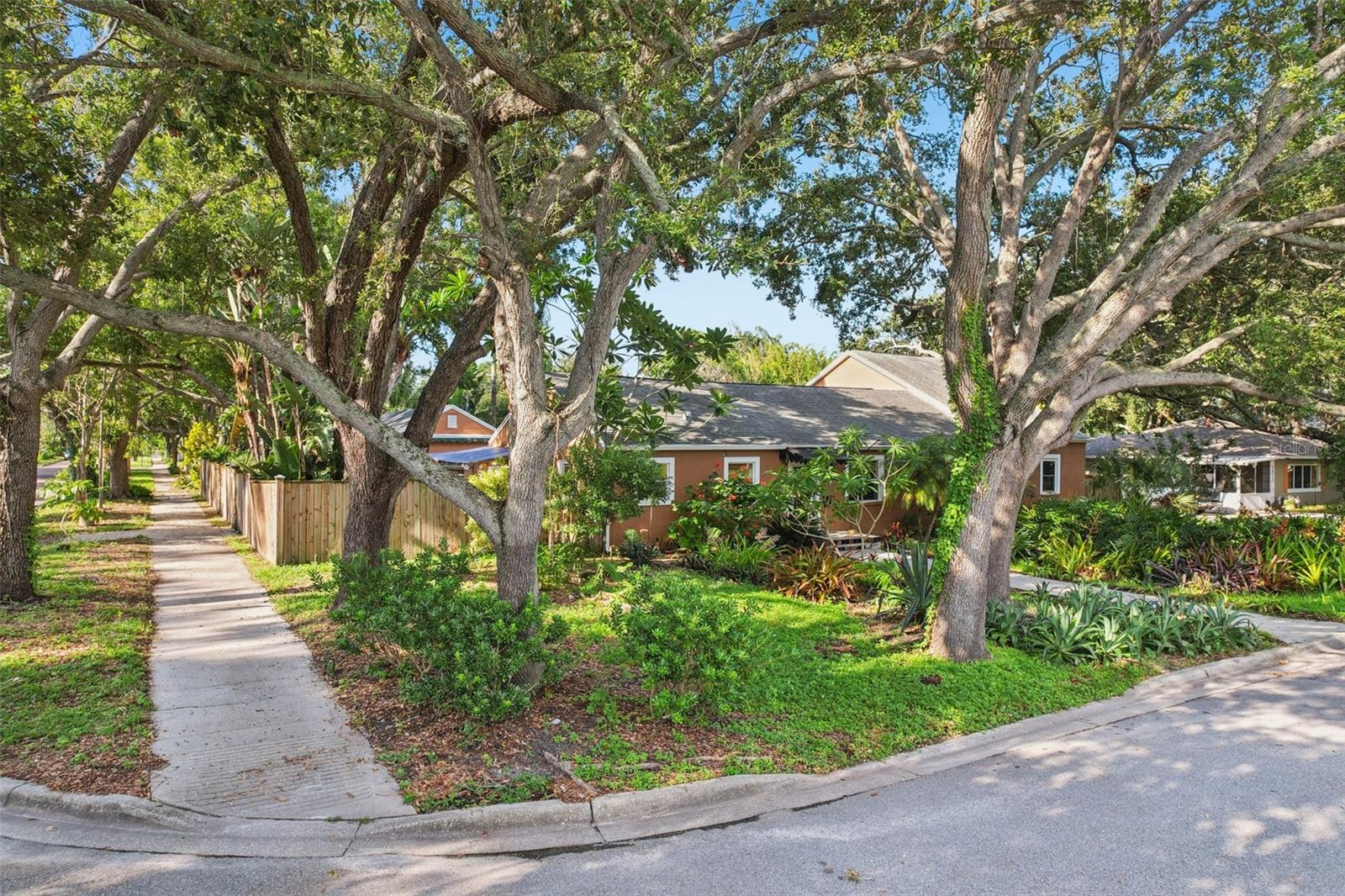 3000 DARTMOUTH AVE N, ST PETERSBURG, FL, 33713