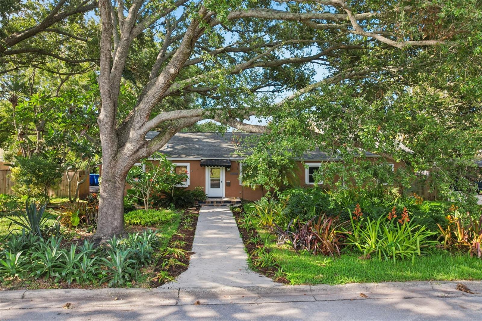 3000 DARTMOUTH AVE N, ST PETERSBURG, FL, 33713