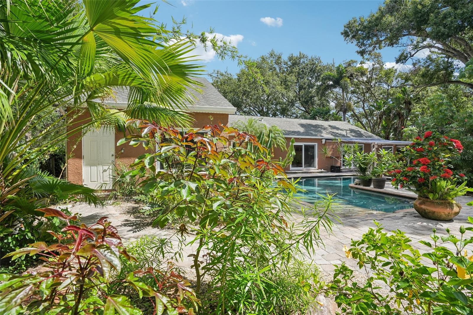 3000 DARTMOUTH AVE N, ST PETERSBURG, FL, 33713