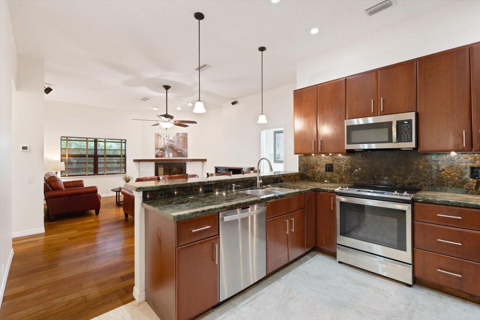A4661571 Property Photo