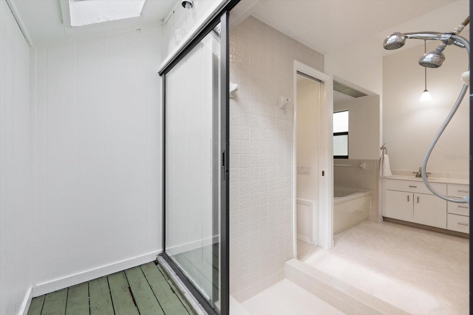 A4661571 Property Photo