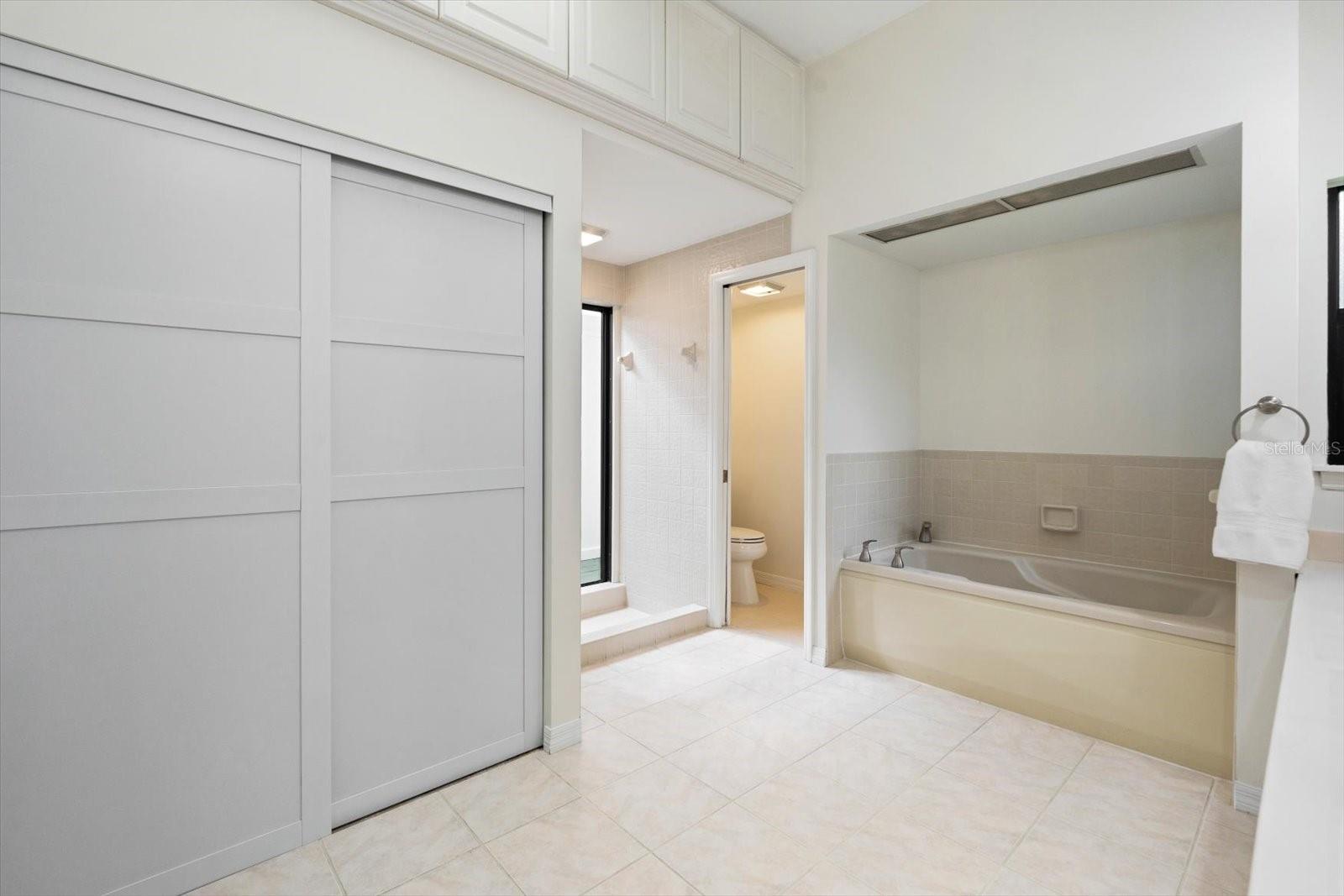 A4661571 Property Photo