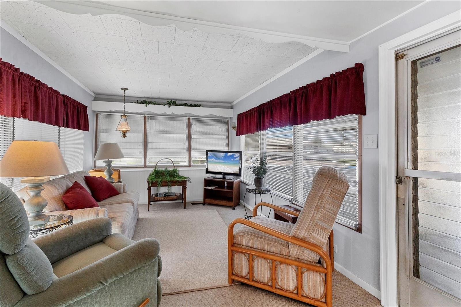 A4661581 Property Photo