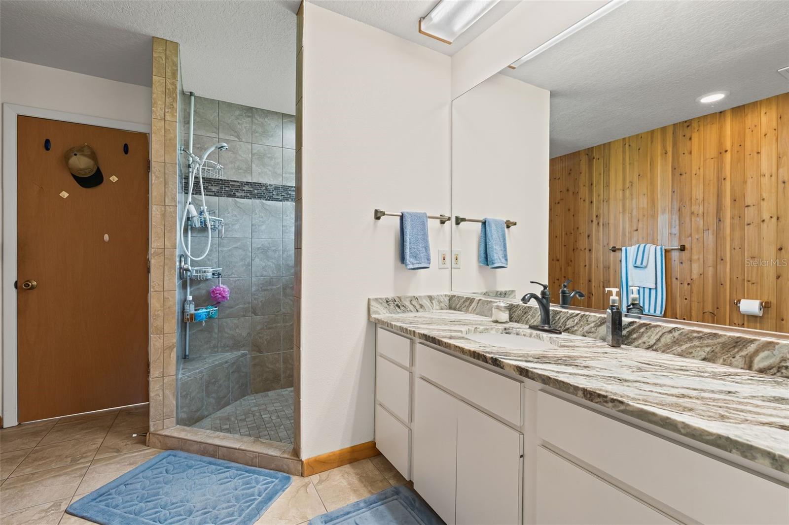 A4661606 Property Photo