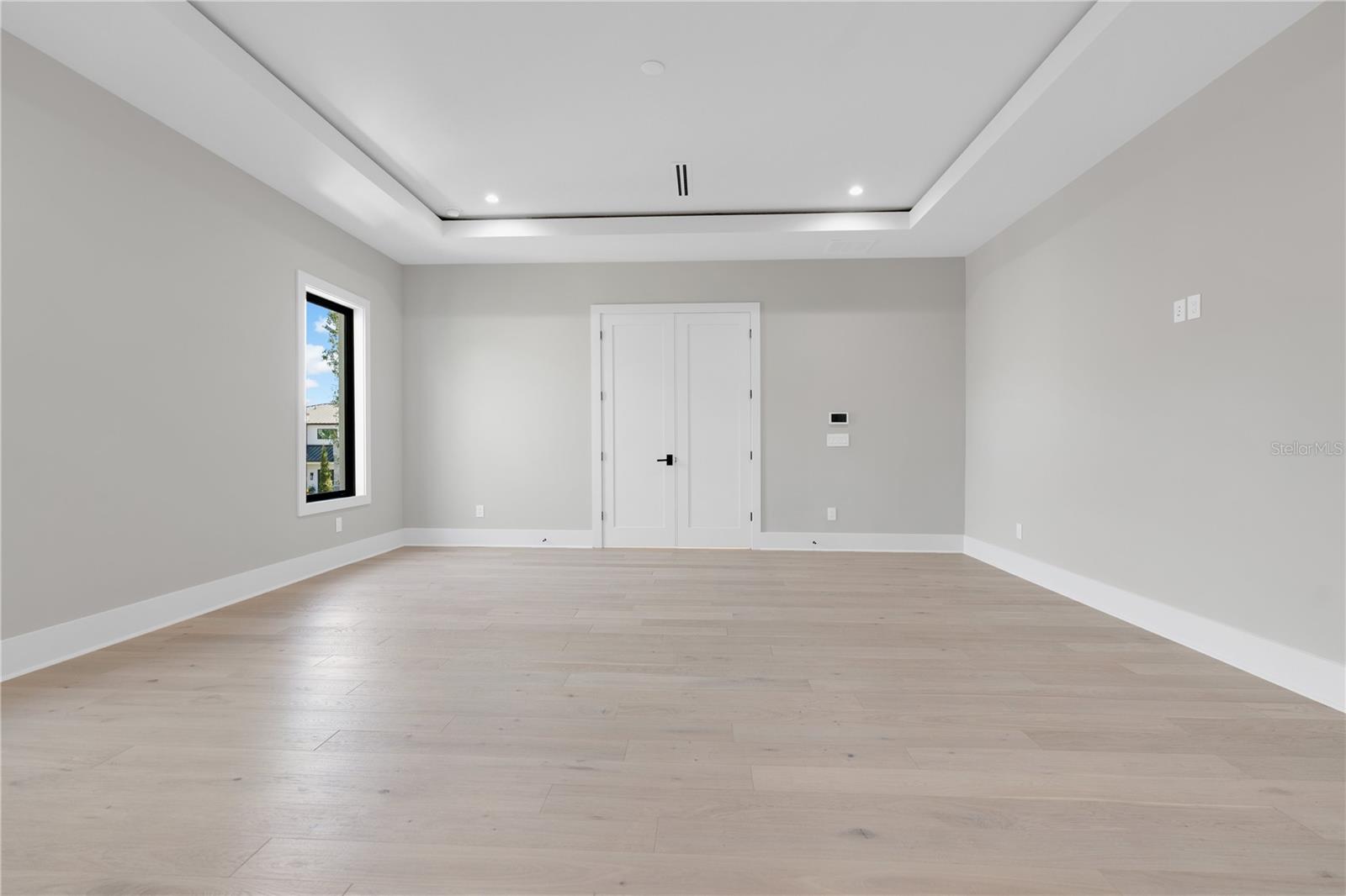 TB8416092 Property Photo