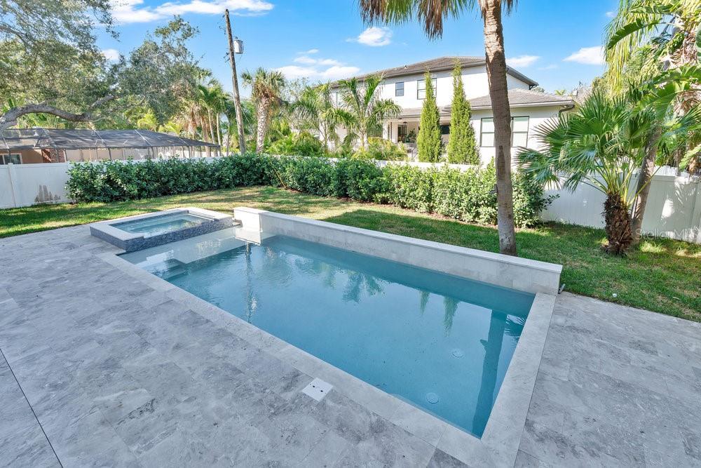 TB8416092 Property Photo