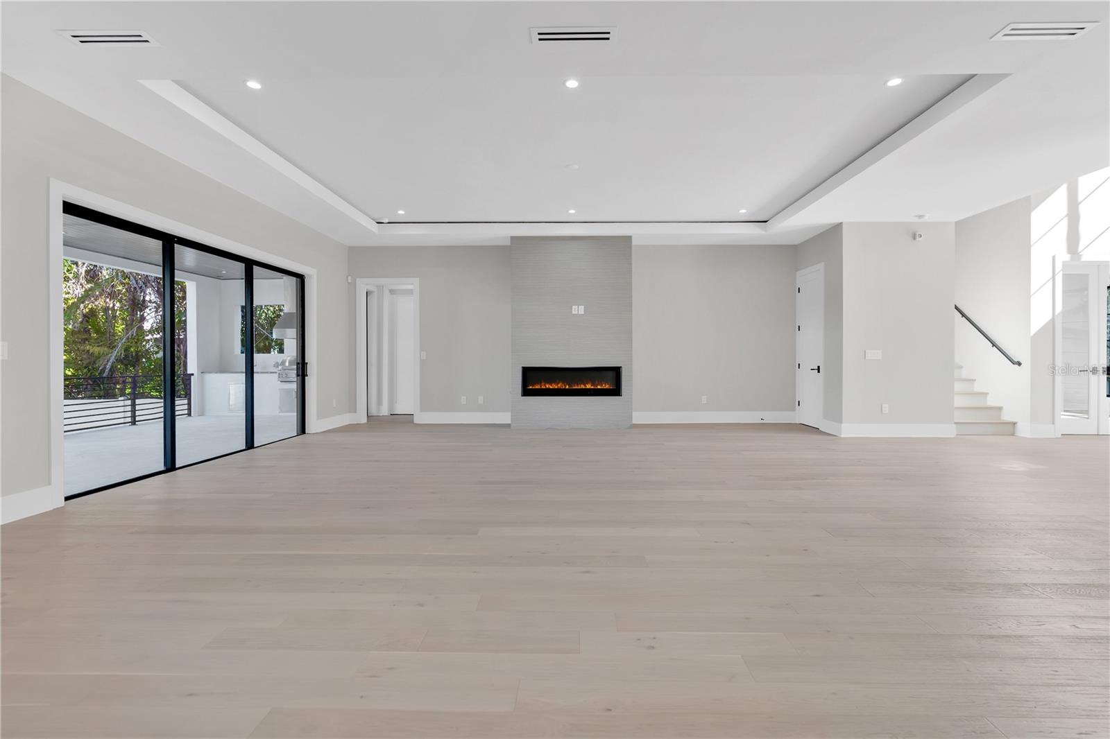 TB8416092 Property Photo