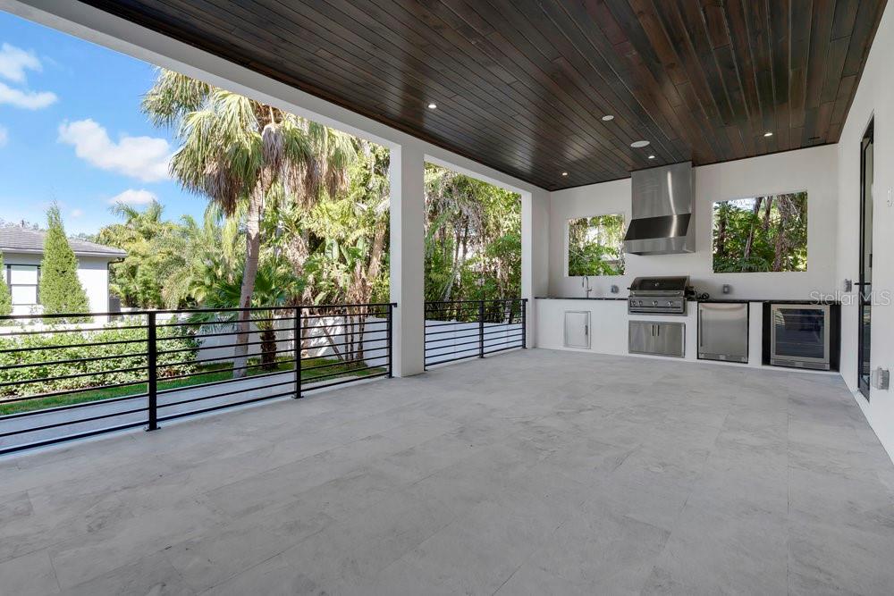 TB8416092 Property Photo