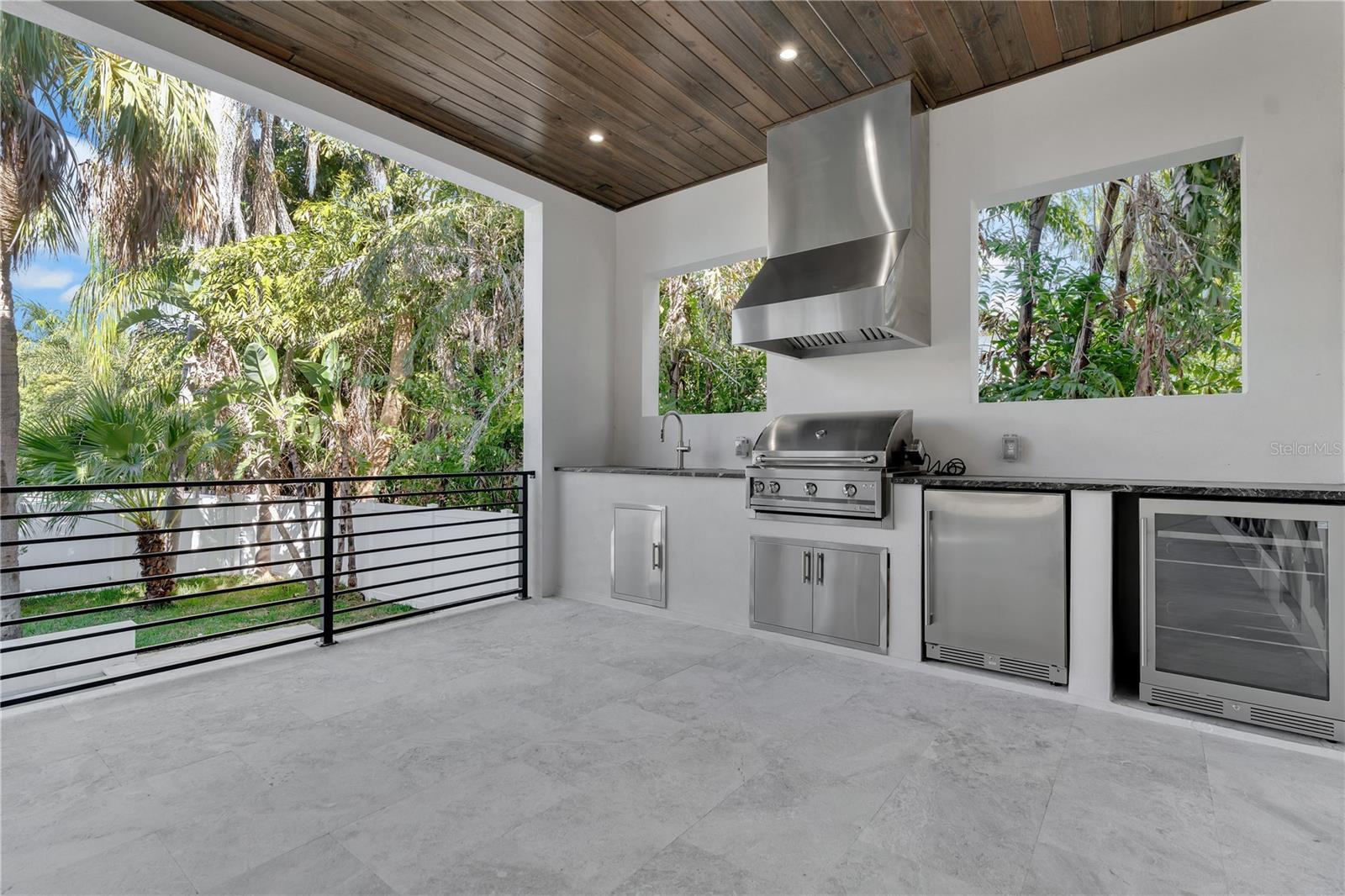 TB8416092 Property Photo