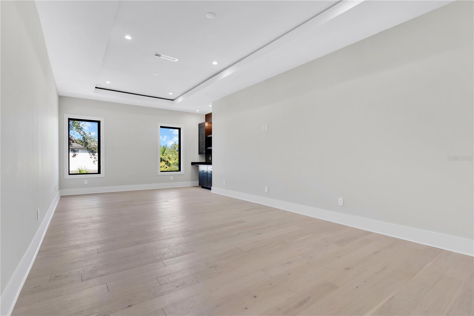 TB8416092 Property Photo