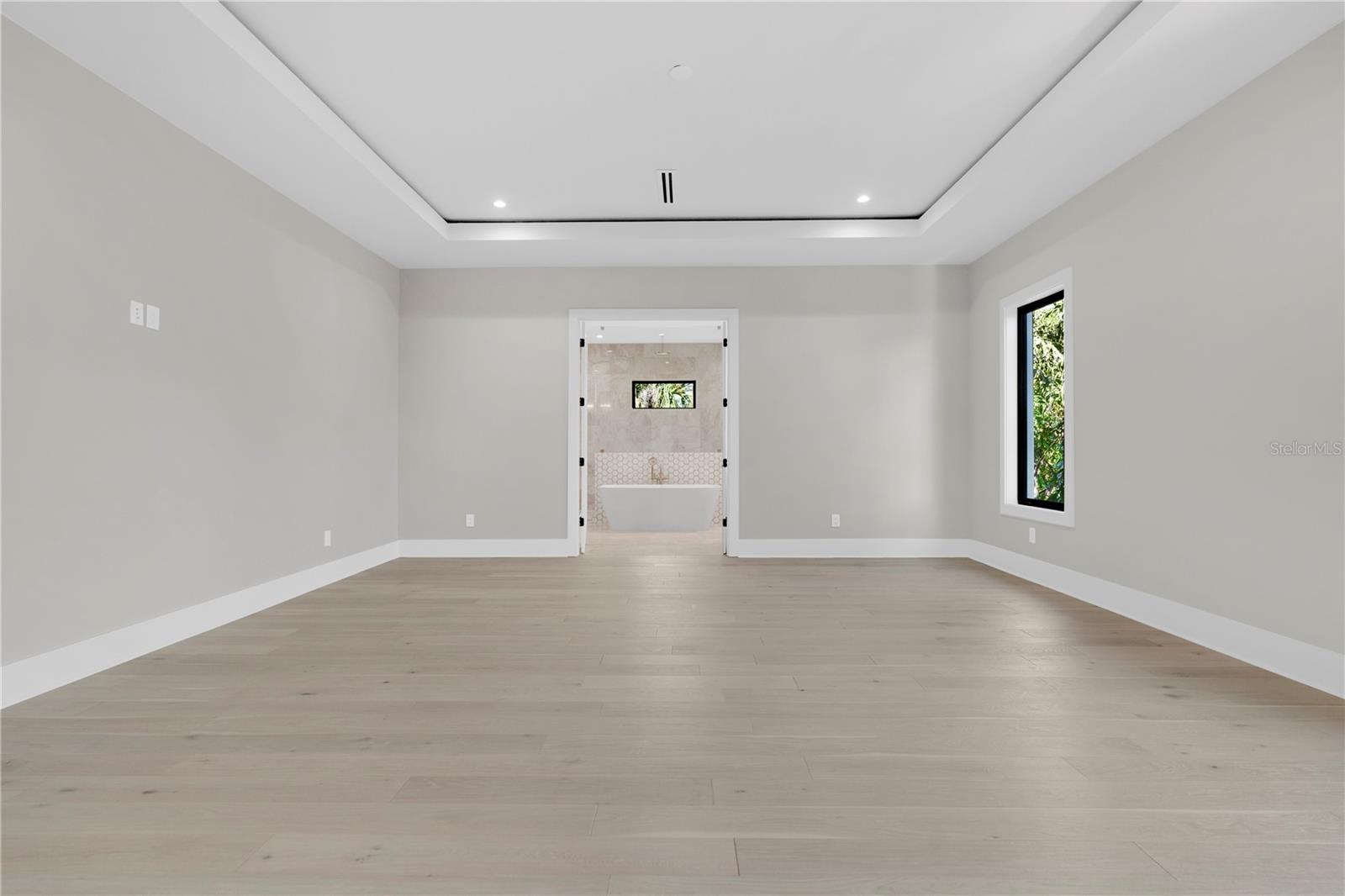 TB8416092 Property Photo