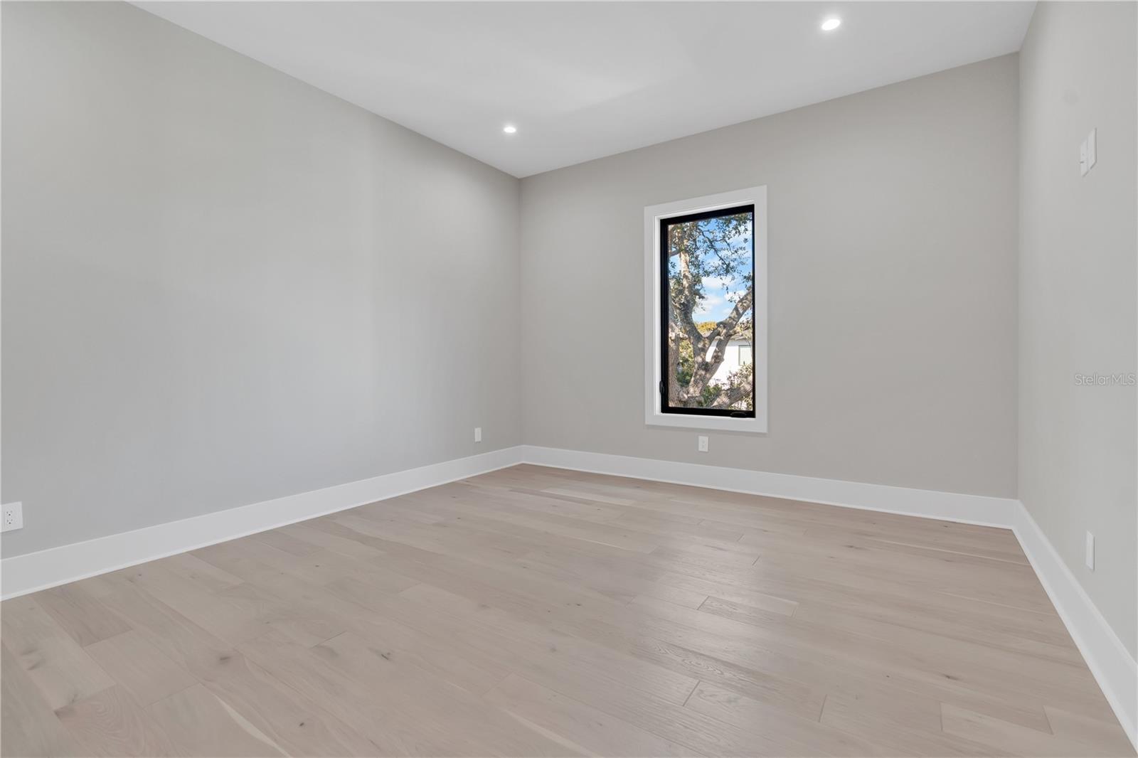 TB8416092 Property Photo