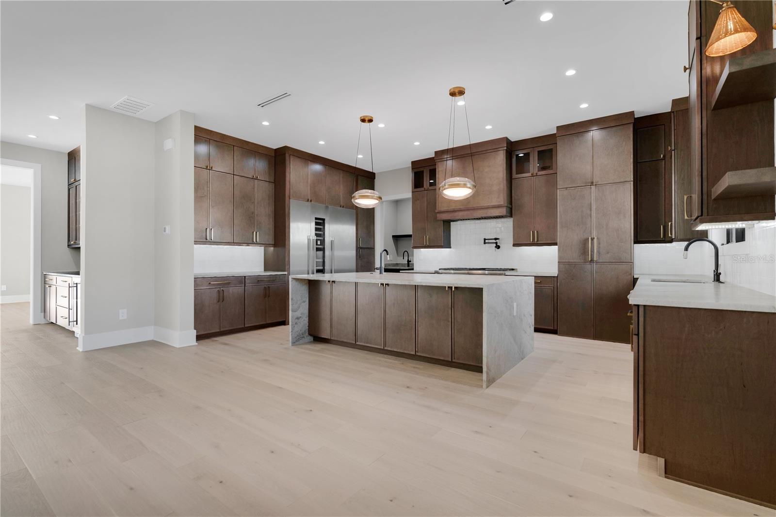 TB8416092 Property Photo