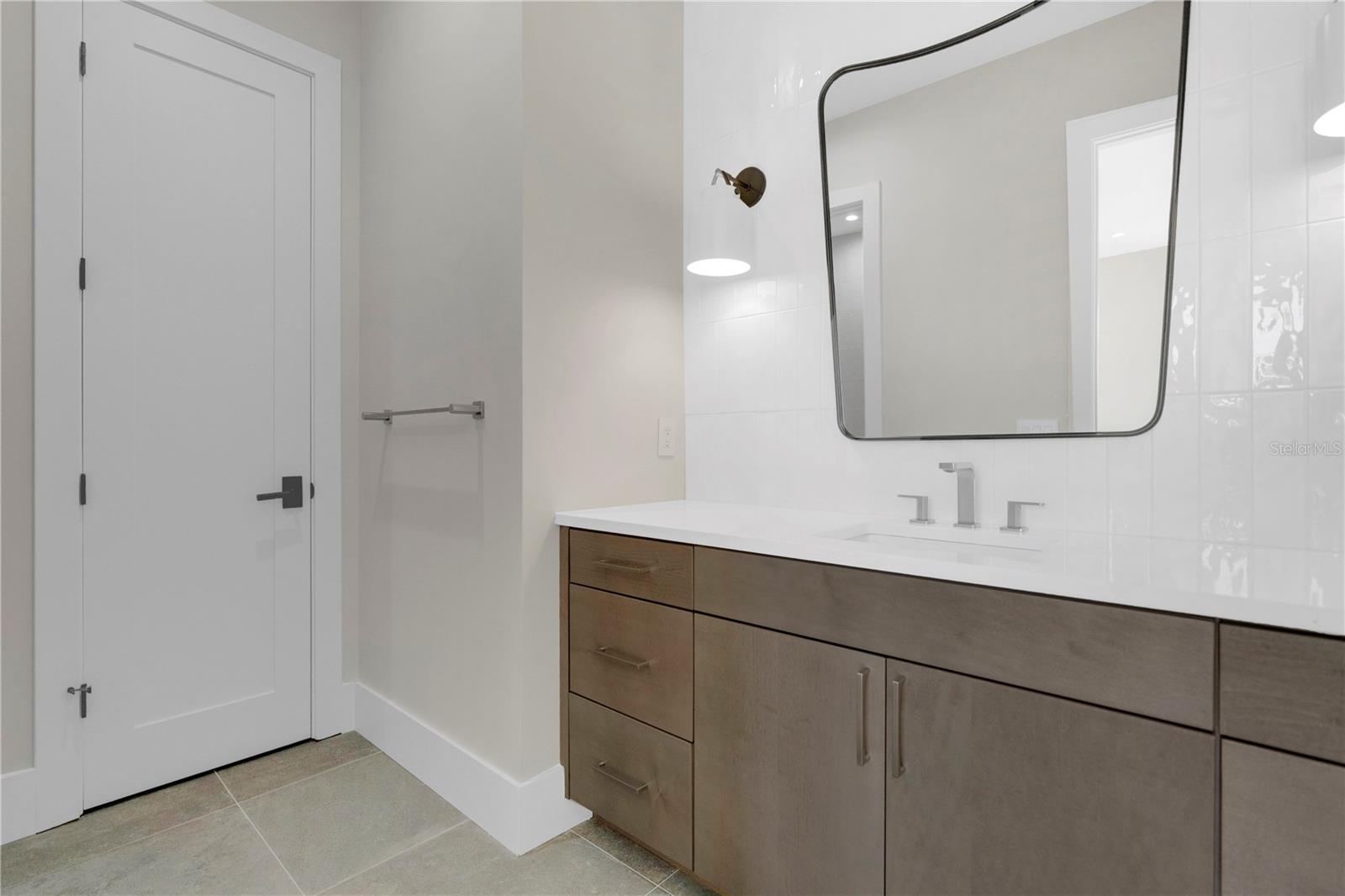 TB8416092 Property Photo