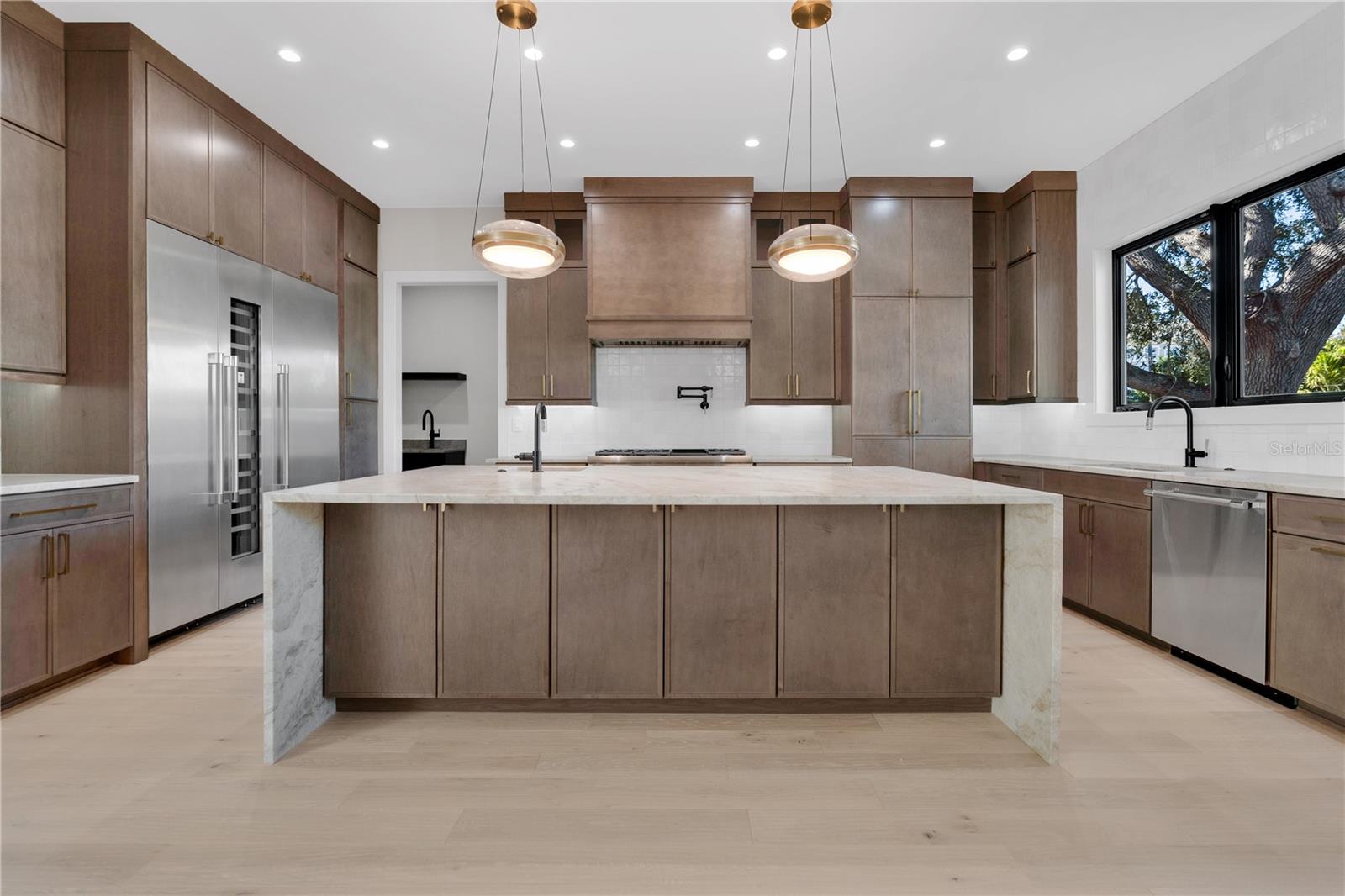 TB8416092 Property Photo