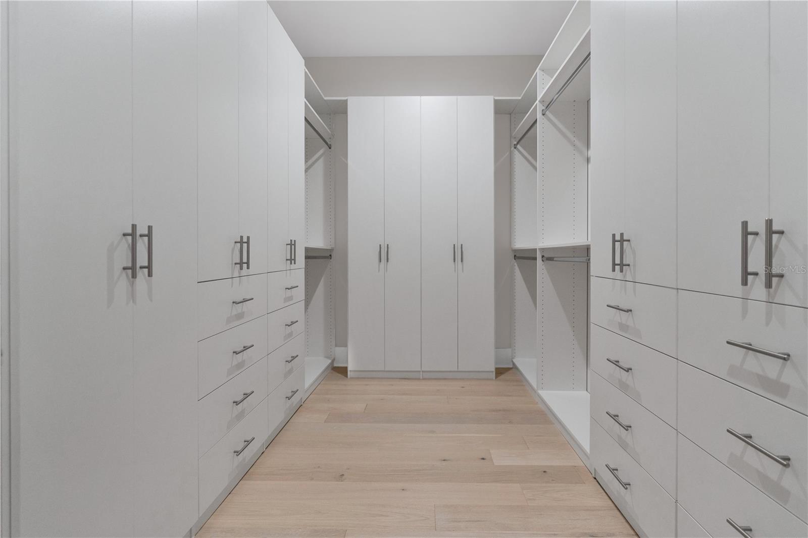 TB8416092 Property Photo