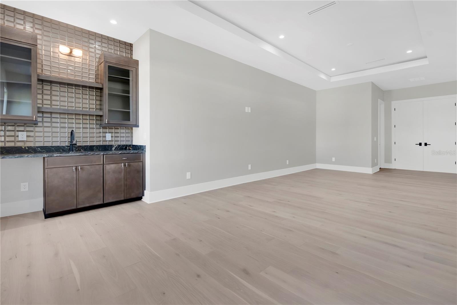 TB8416092 Property Photo