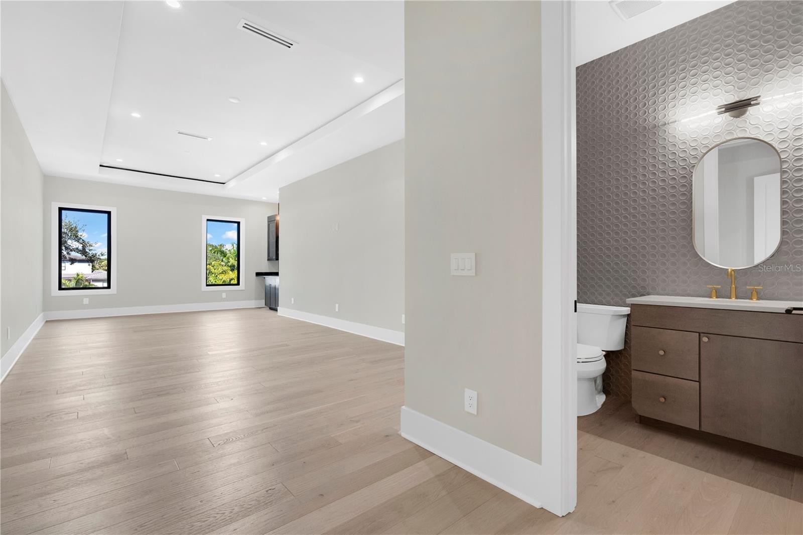 TB8416092 Property Photo