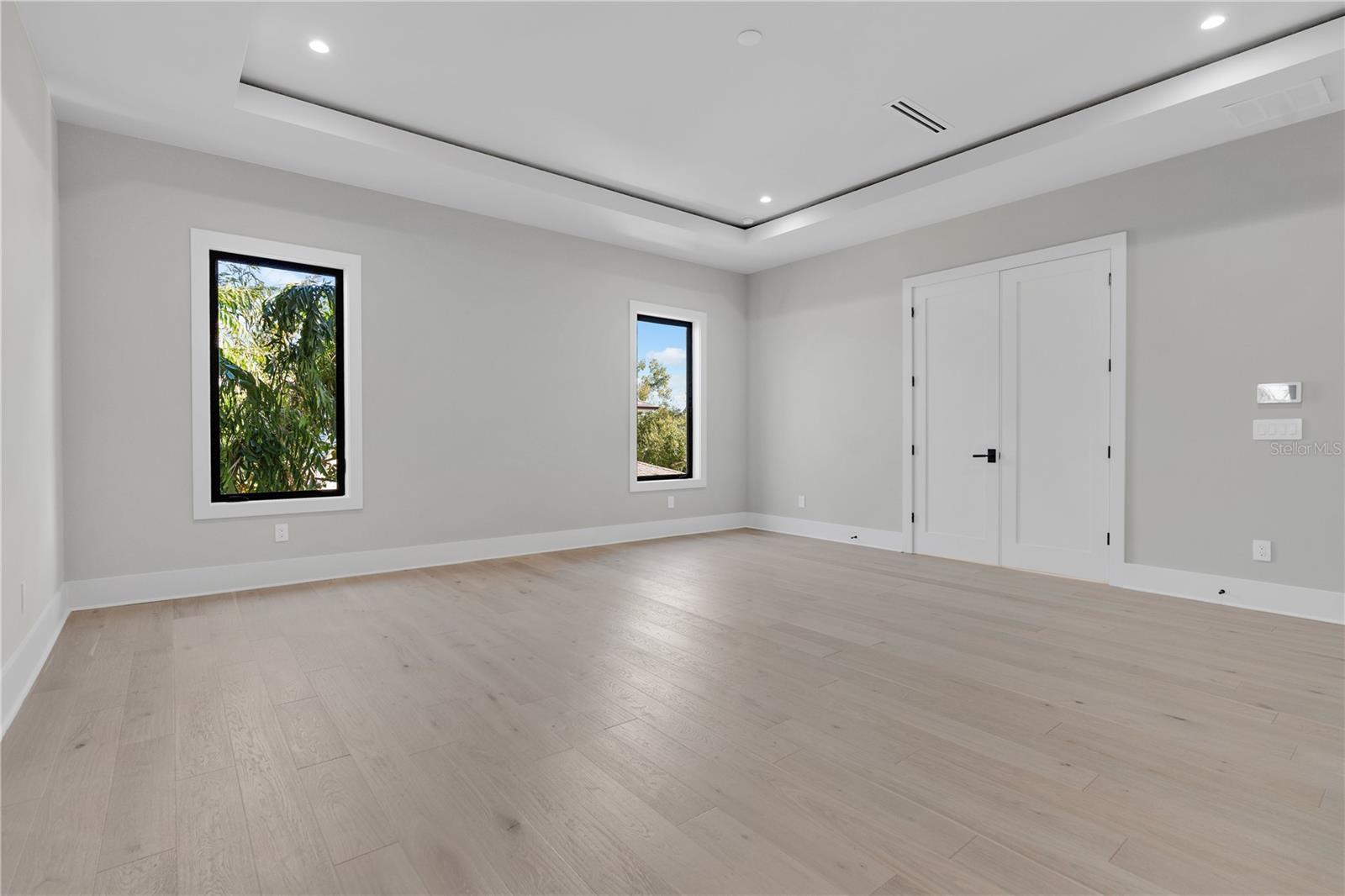 TB8416092 Property Photo