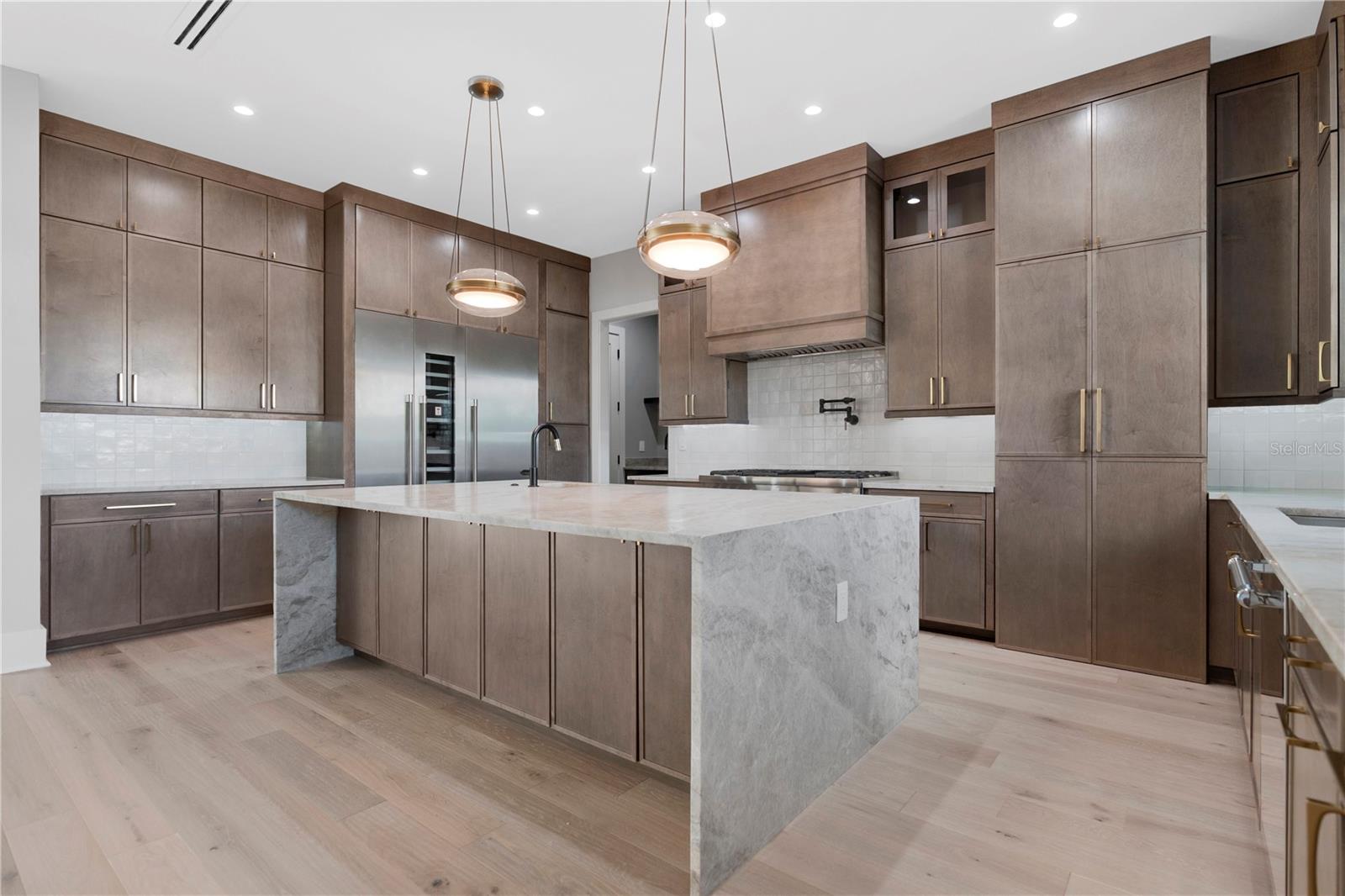 TB8416092 Property Photo