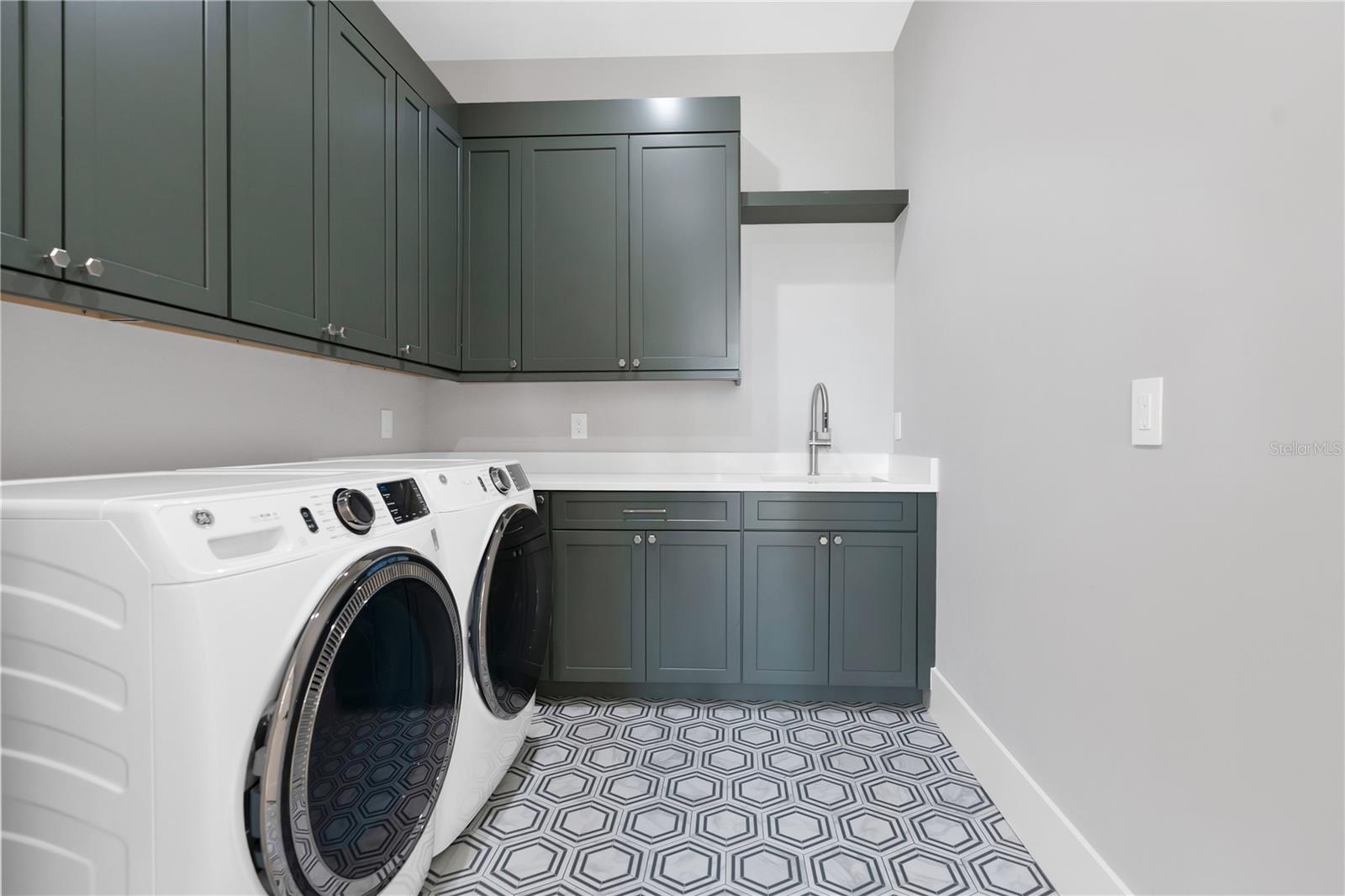 TB8416092 Property Photo