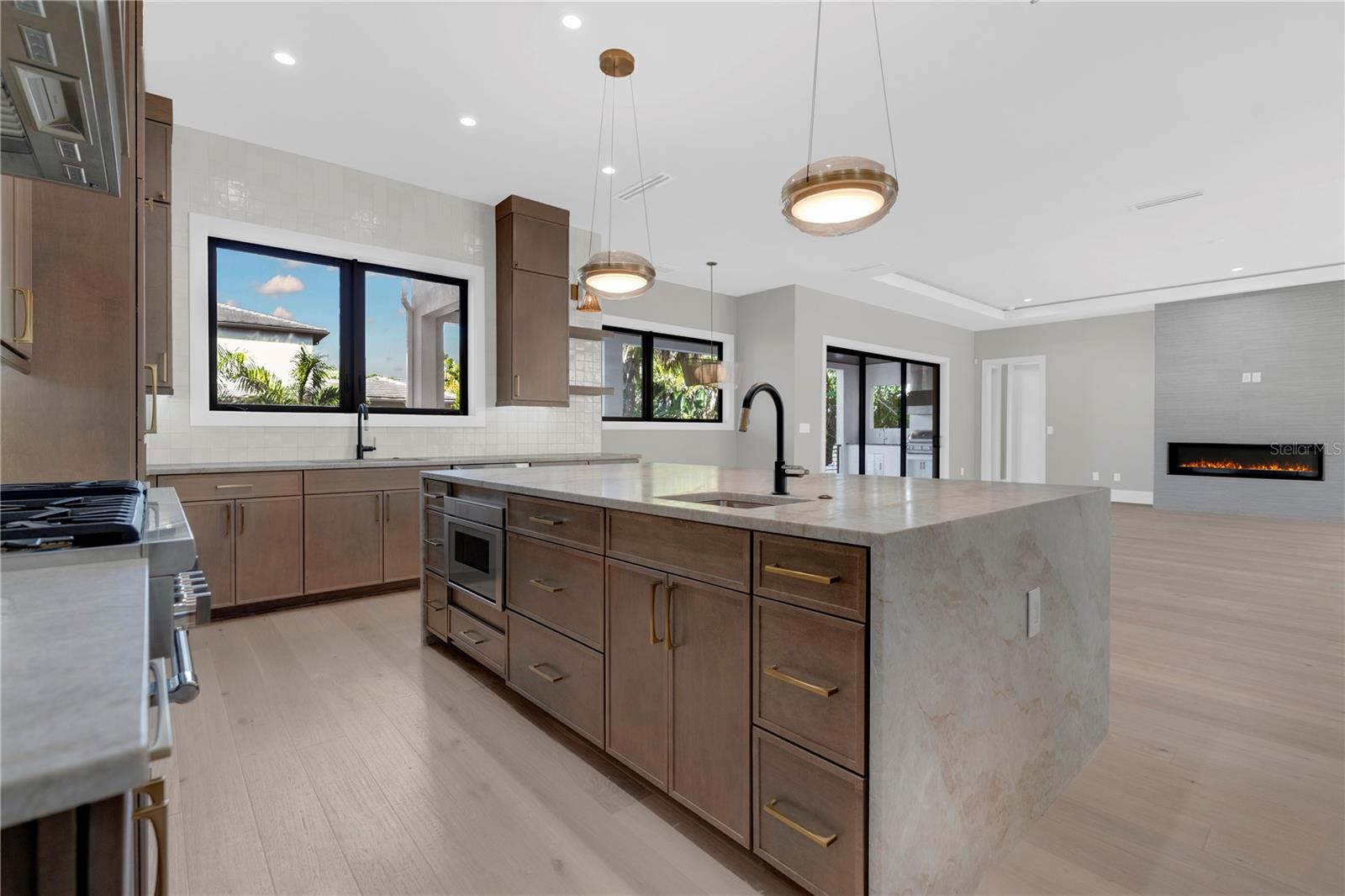 TB8416092 Property Photo