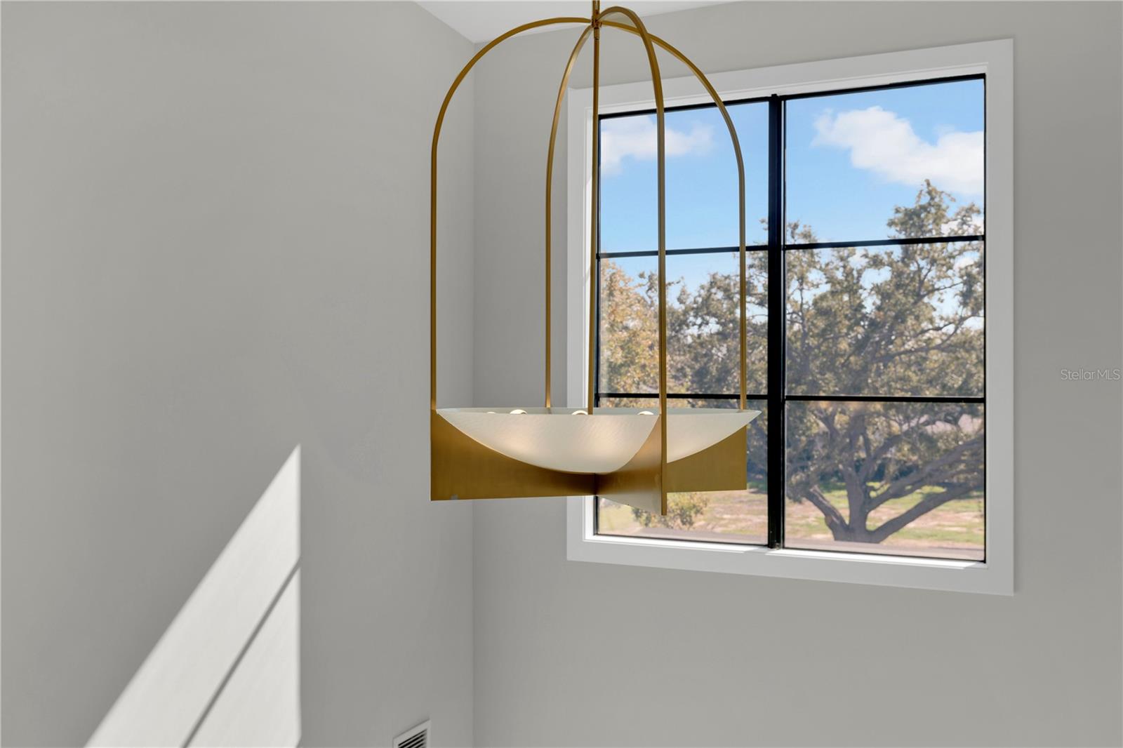 TB8416092 Property Photo