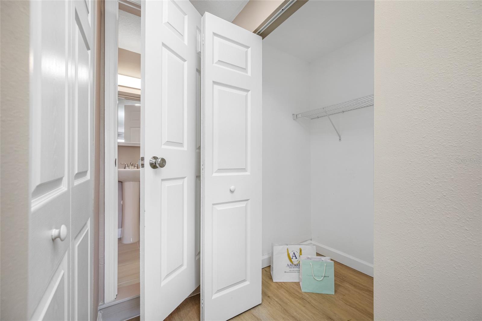 217 EMERALD LN, LARGO, FL, 33771