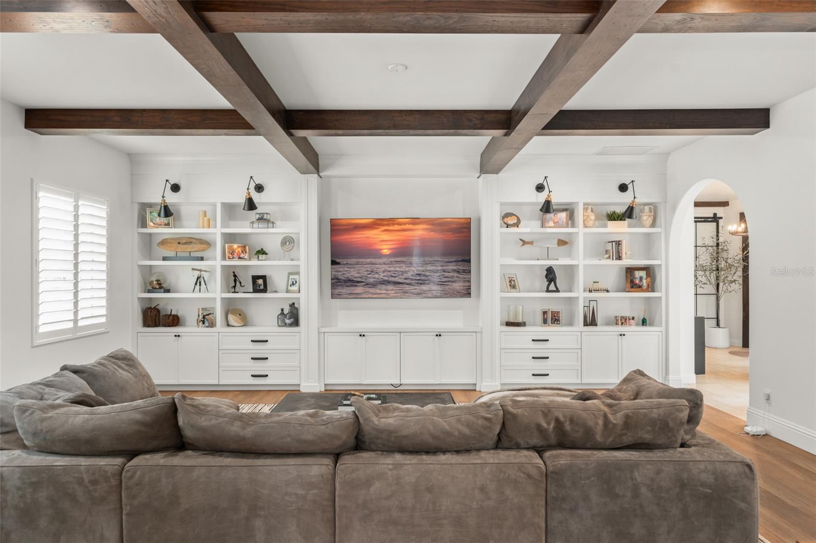 O6334835 Property Photo