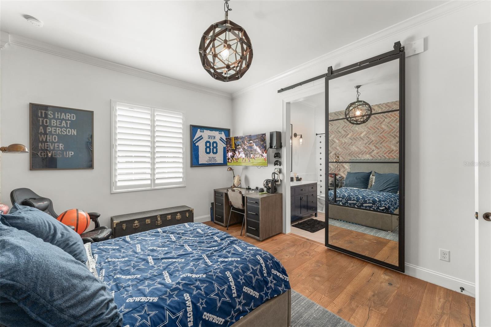 O6334835 Property Photo