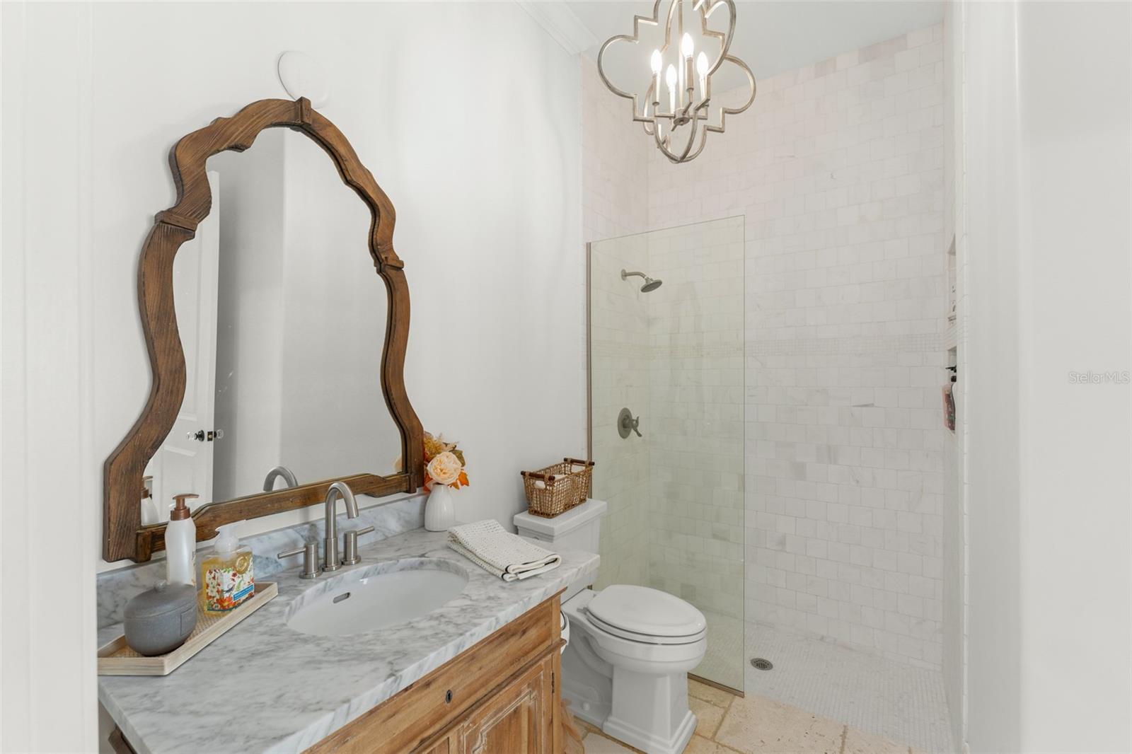 O6334835 Property Photo