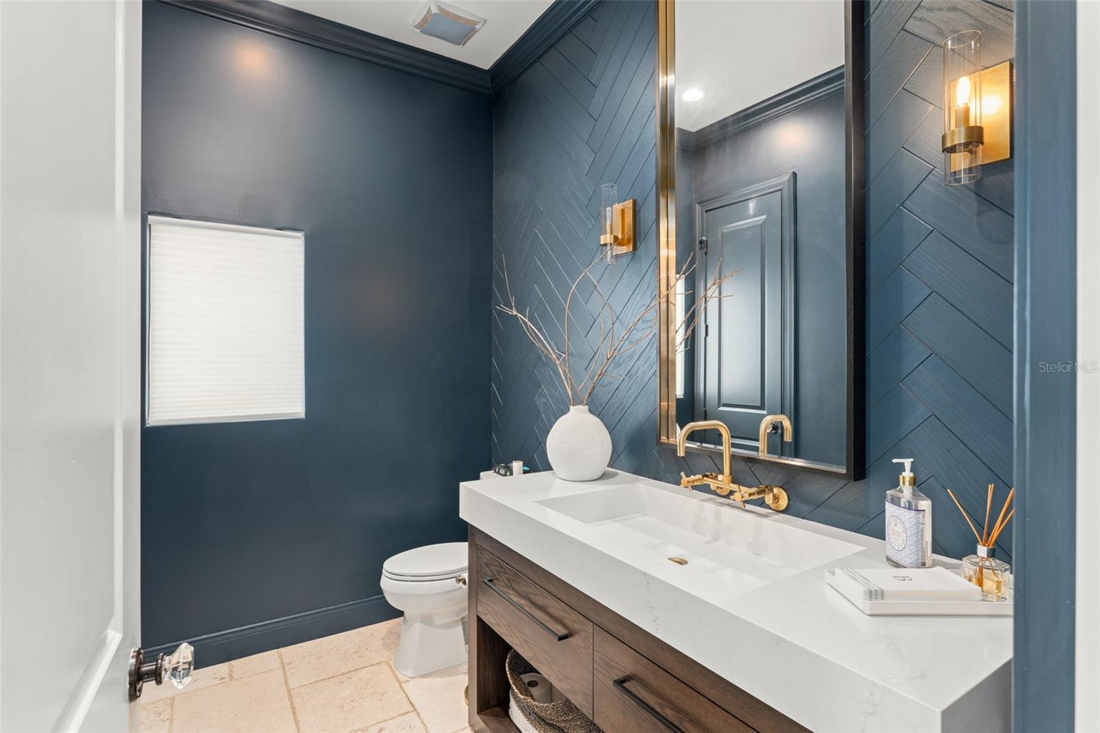 O6334835 Property Photo