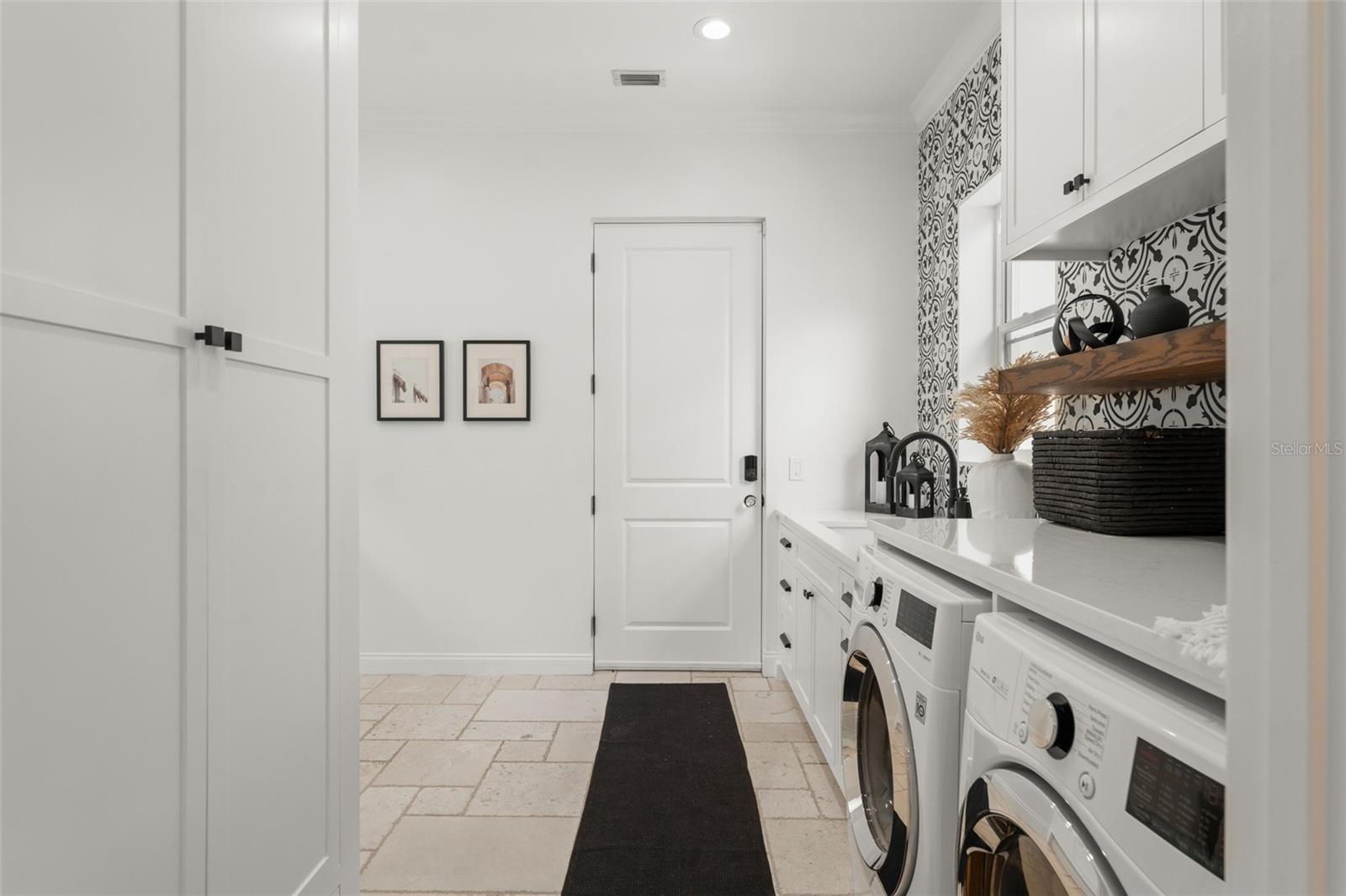 O6334835 Property Photo