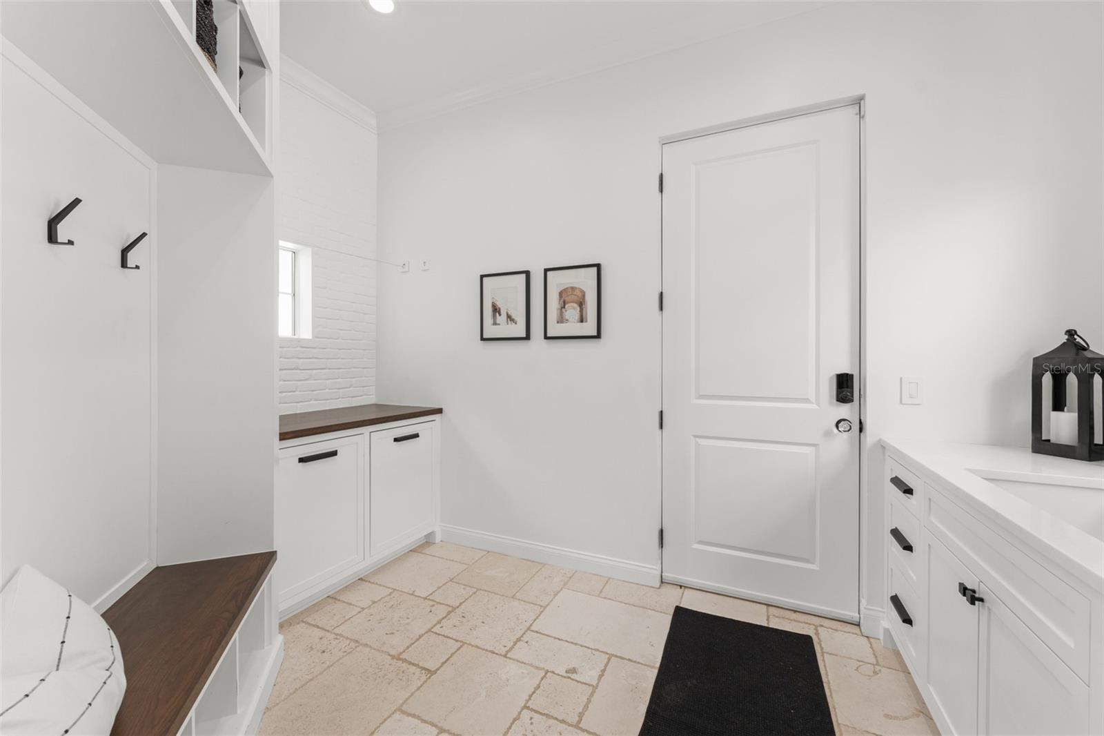 O6334835 Property Photo