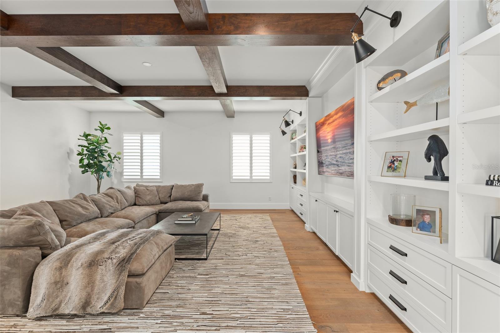 O6334835 Property Photo