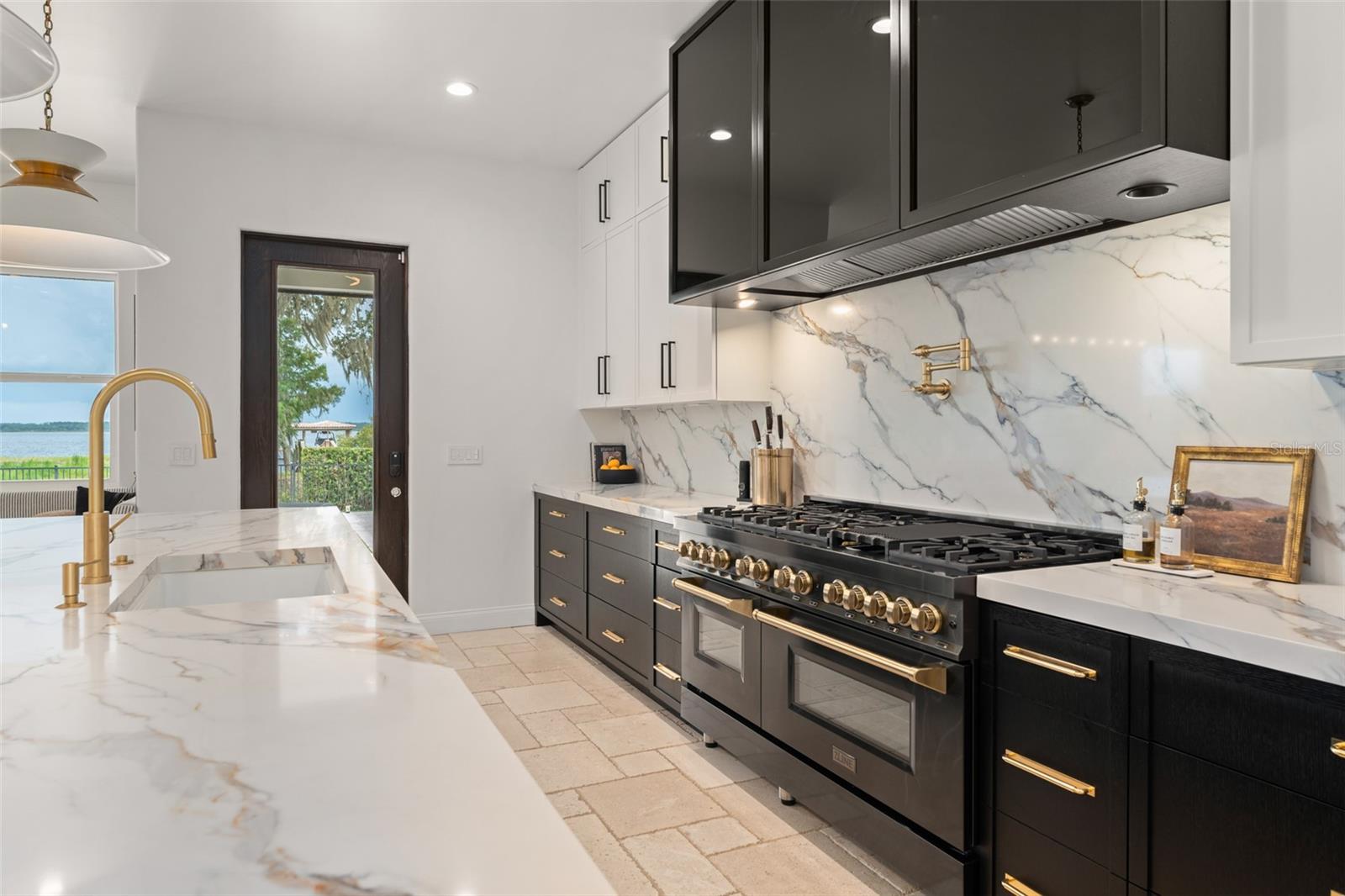 O6334835 Property Photo