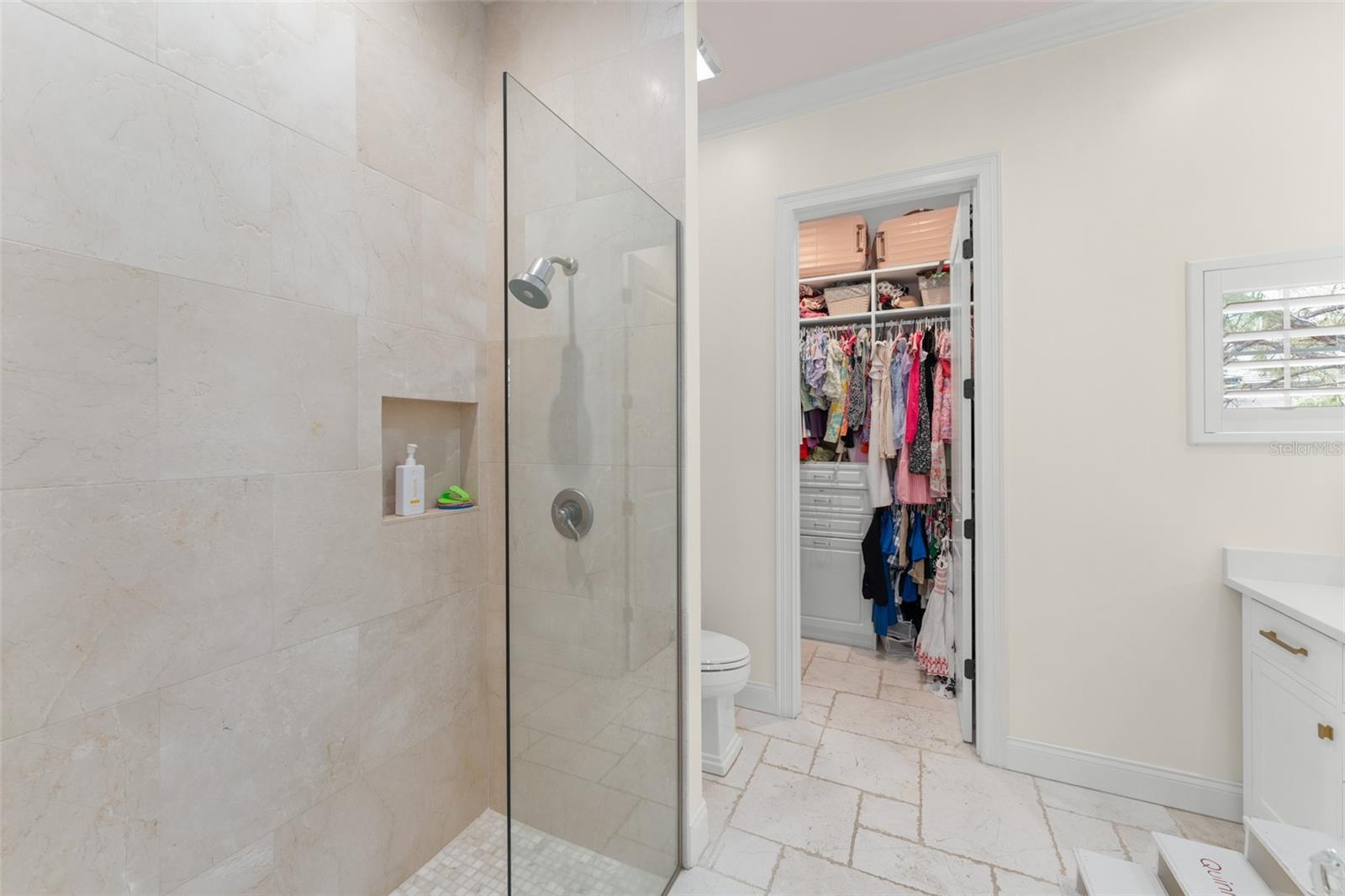 O6334835 Property Photo