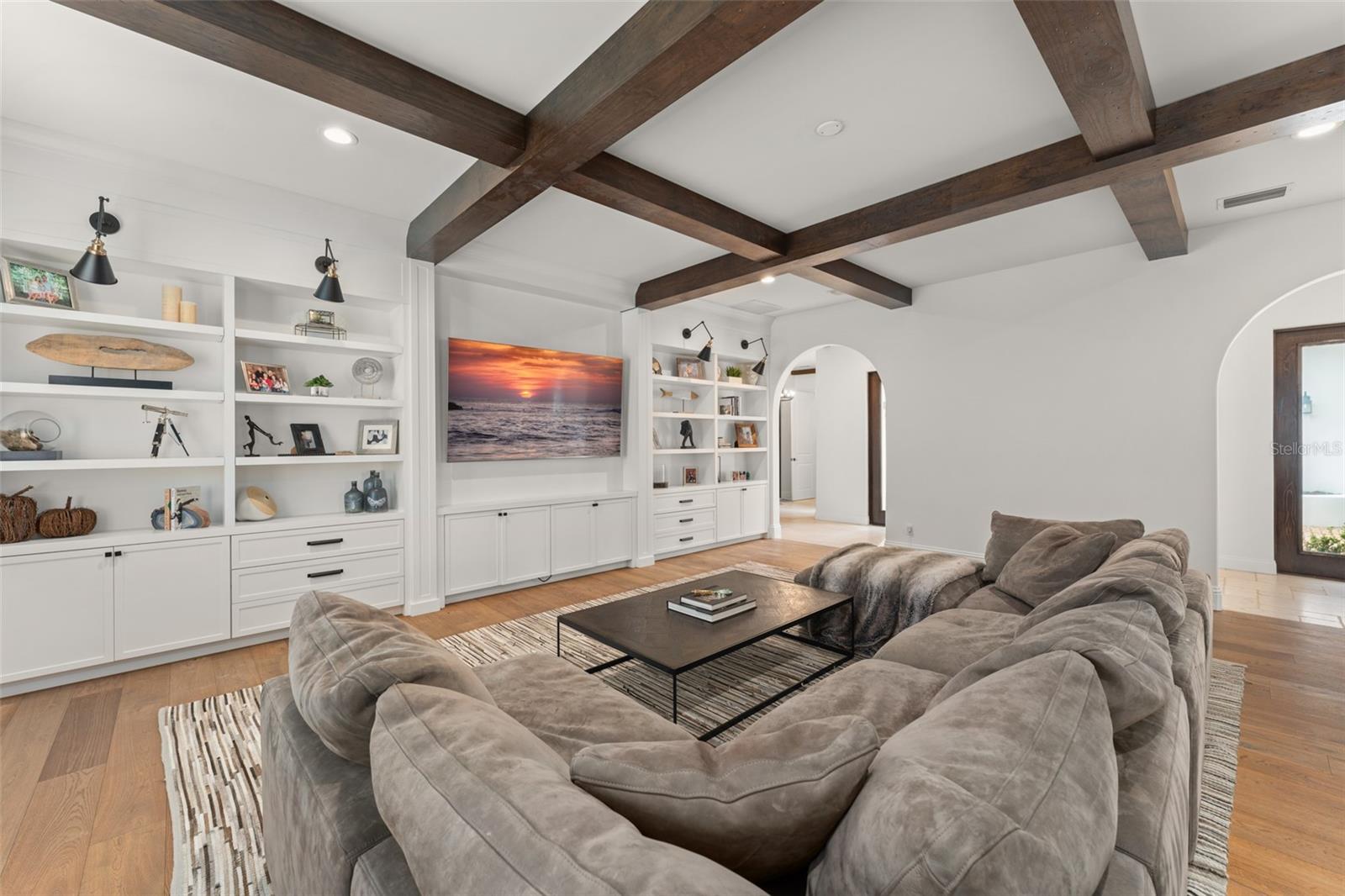 O6334835 Property Photo