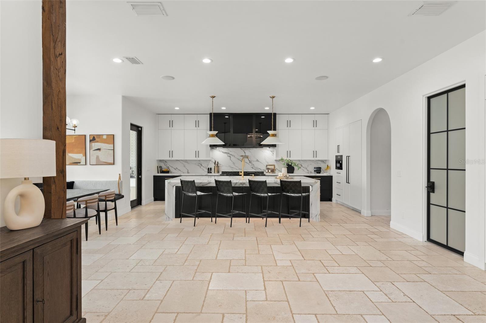 O6334835 Property Photo