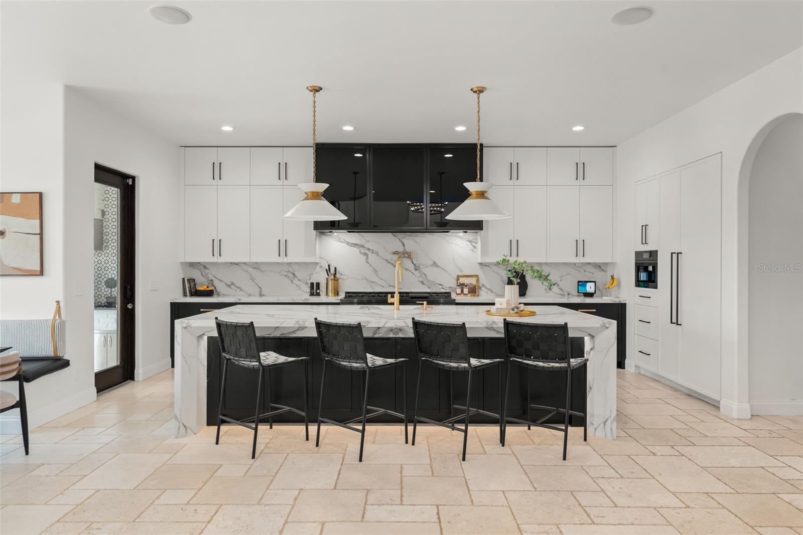 O6334835 Property Photo