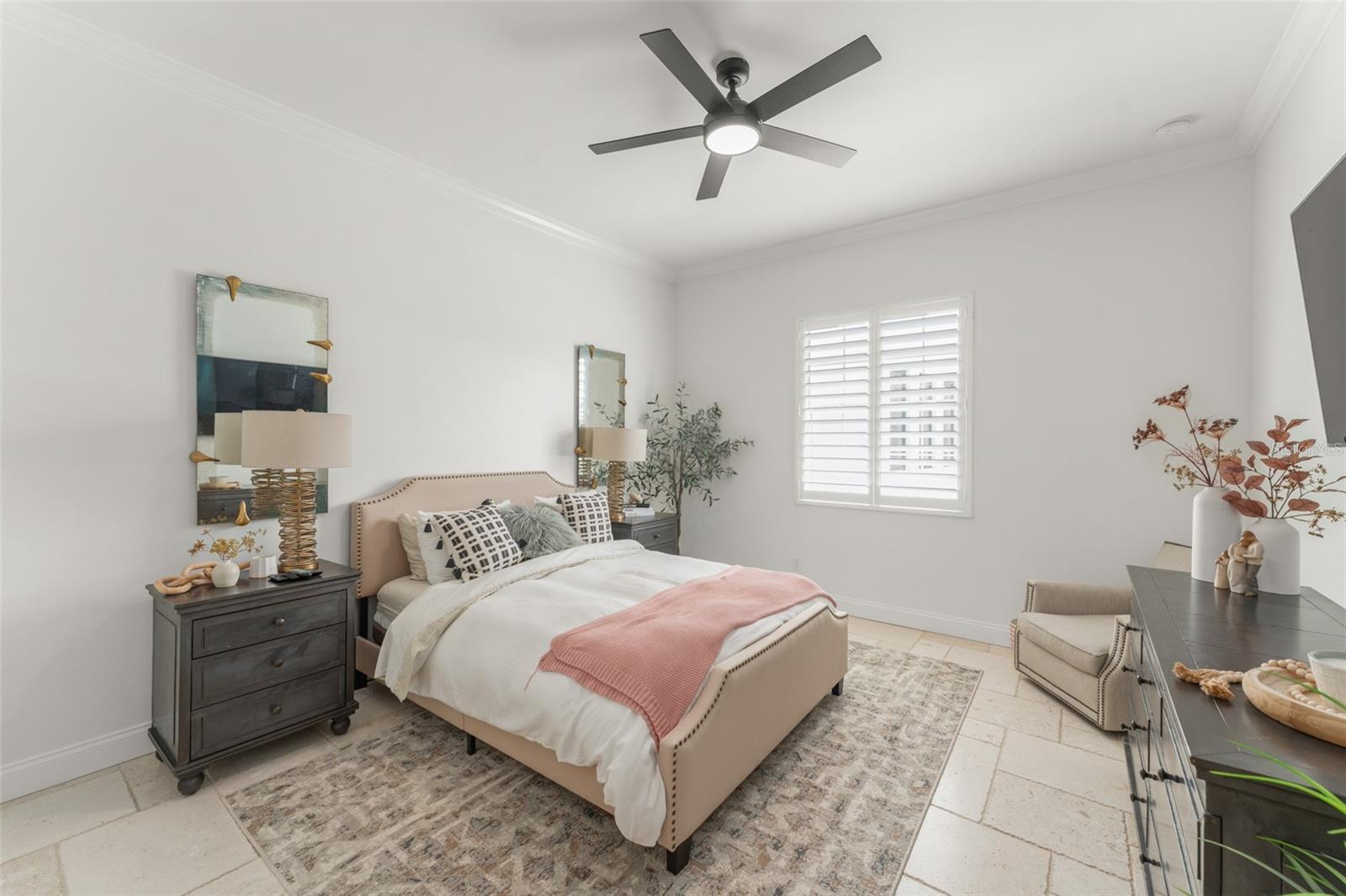 O6334835 Property Photo