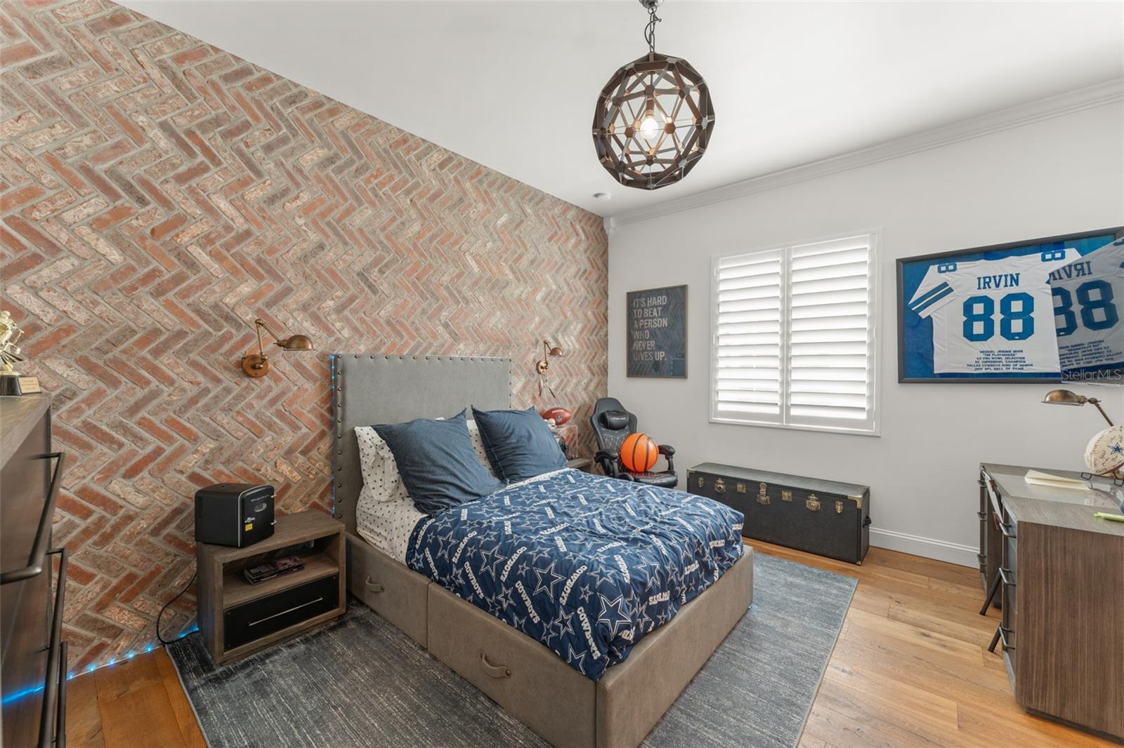 O6334835 Property Photo