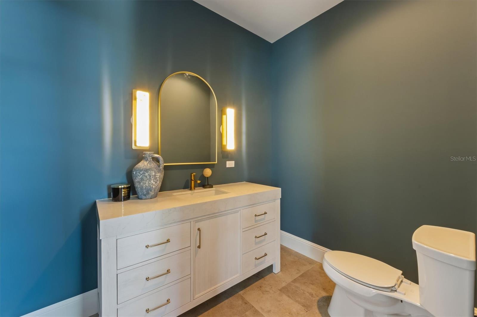 A4661670 Property Photo