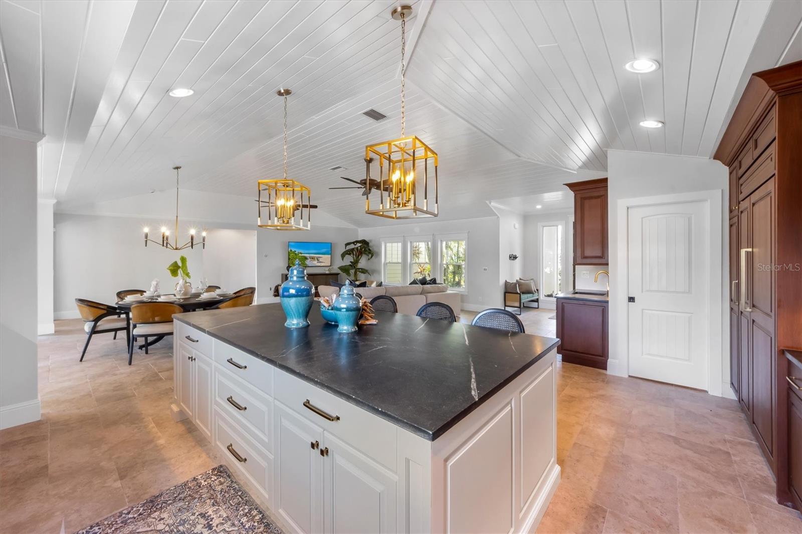 A4661670 Property Photo