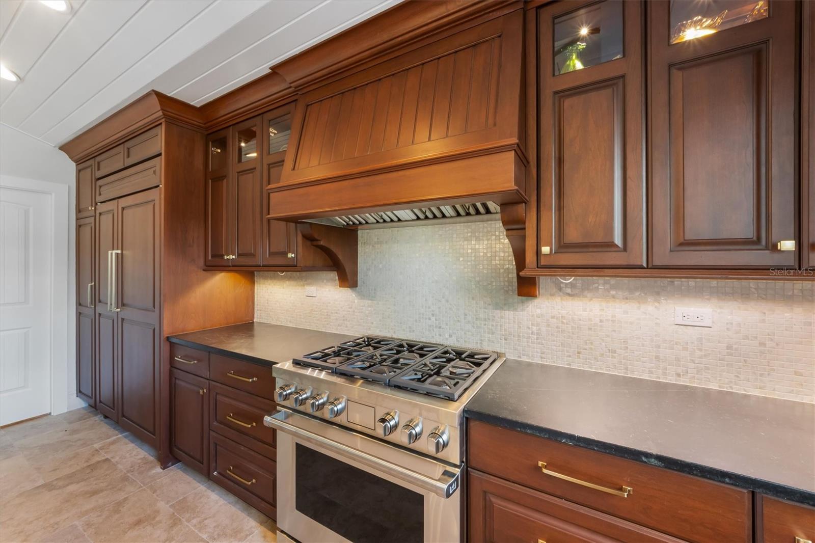 A4661670 Property Photo