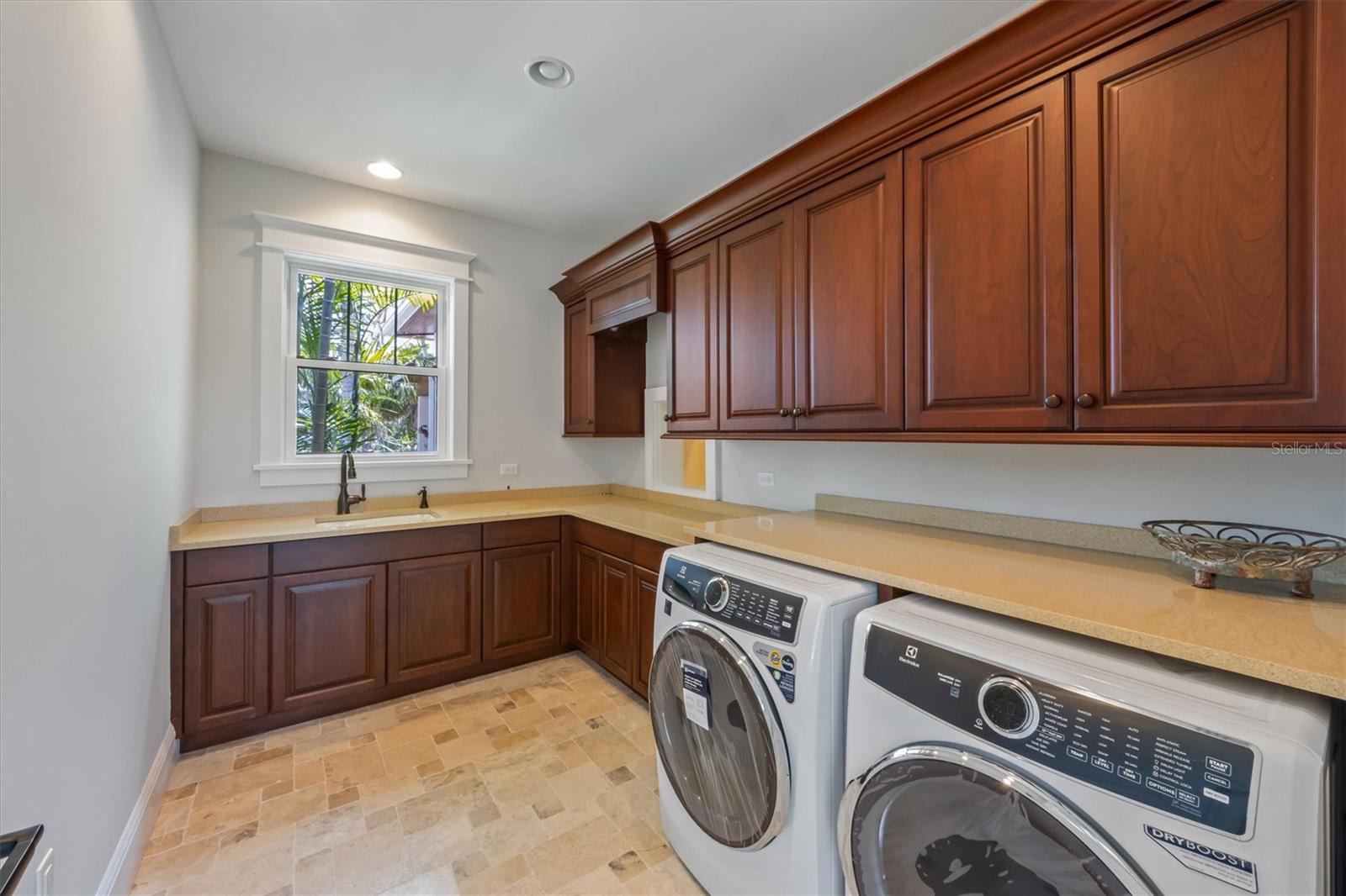 A4661670 Property Photo