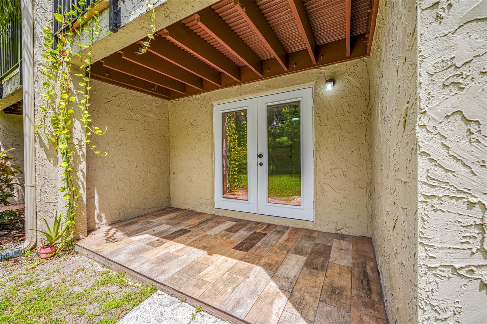 TB8416229 Property Photo