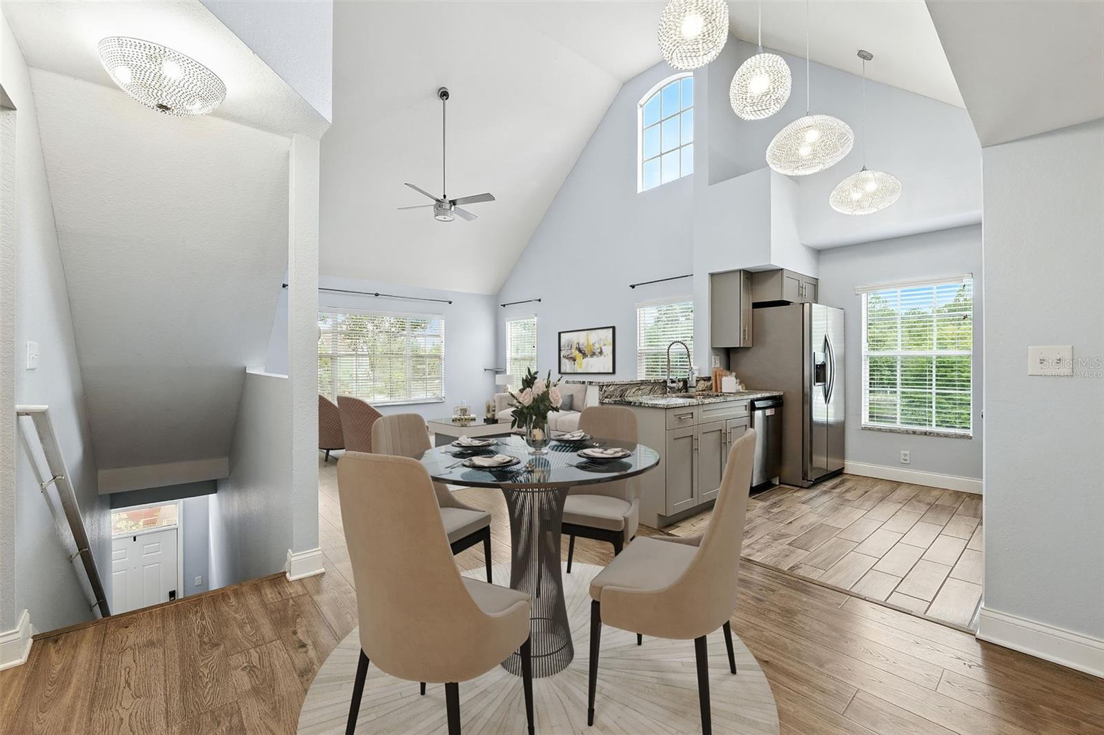 This photo has been Virtually Staged.